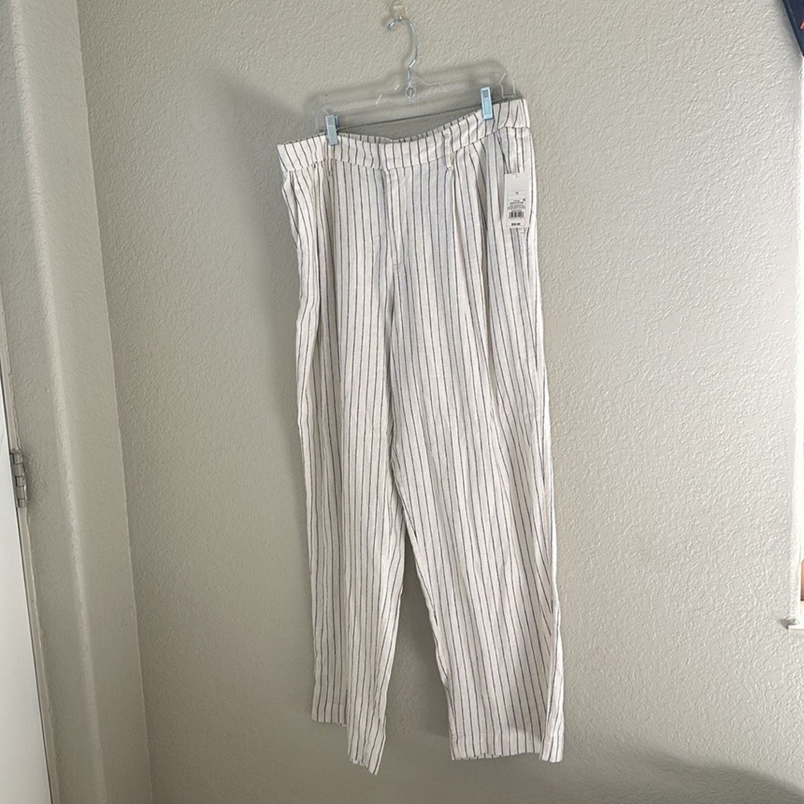 Target Basics Women's High-Rise Linen Pleat Front Straight Trousers= Size 36" / US 14 / IT 50 - 3 Thumbnail