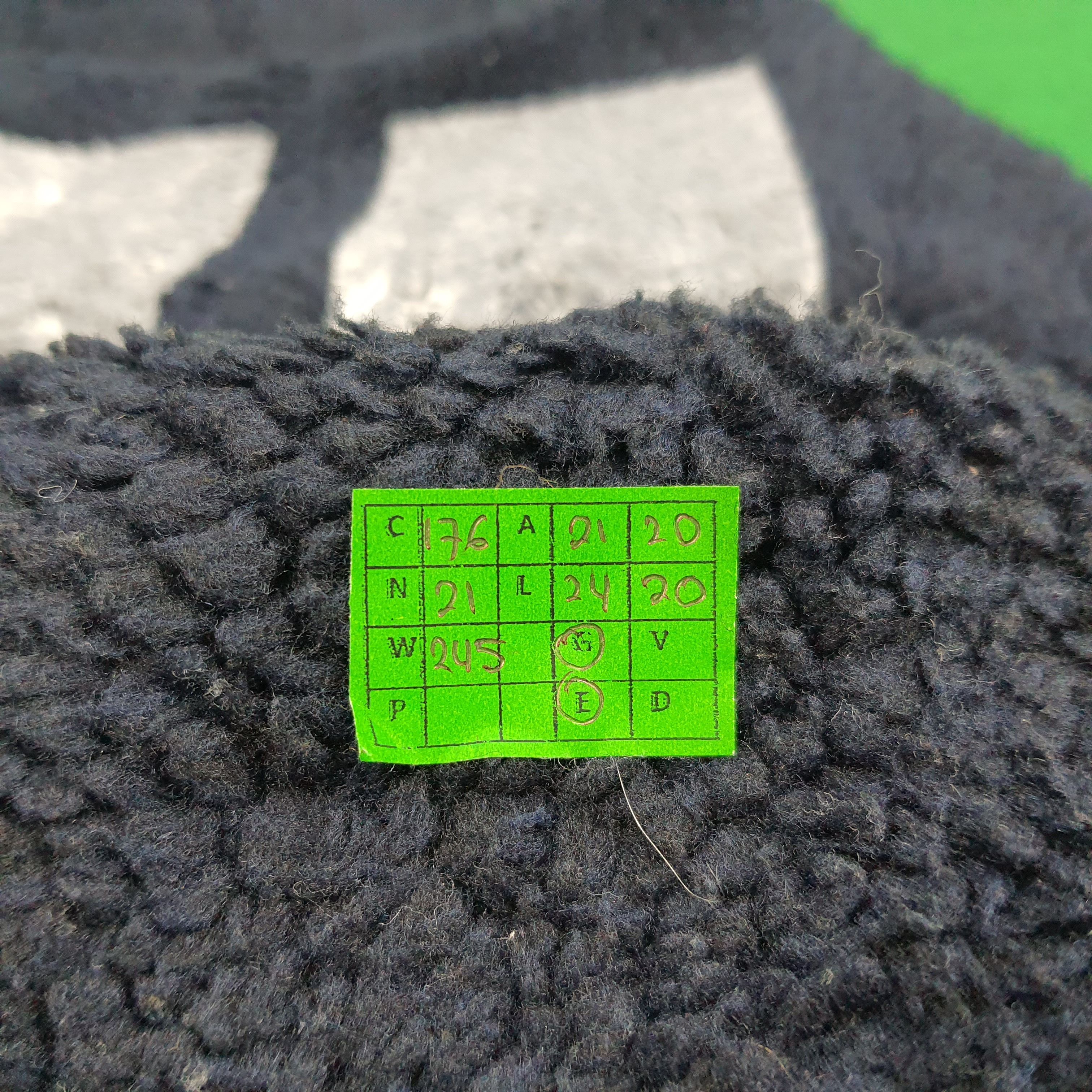 Japanese Brand × Vintage Vintage Uniqlo Custom Logo Winter Fleece Jacket Size US M / EU 48-50 / 2 - 6 Thumbnail