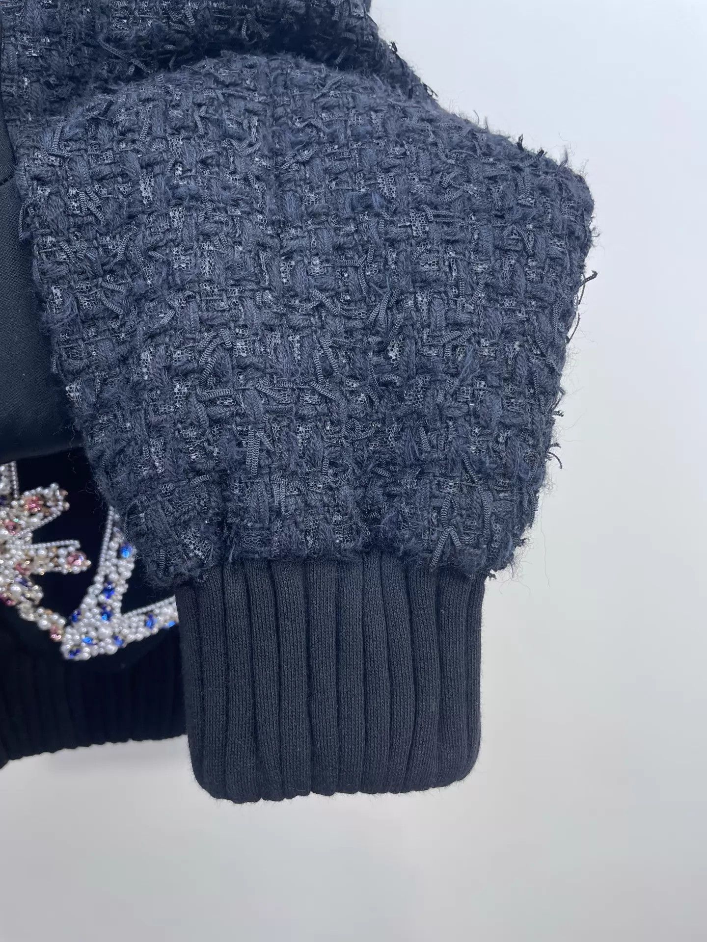 Chanel Chanel Black Beaded Embroidered Tweed Jkt 34 (99NWT) Size XS / US 0-2 / IT 36-38 - 7 Thumbnail