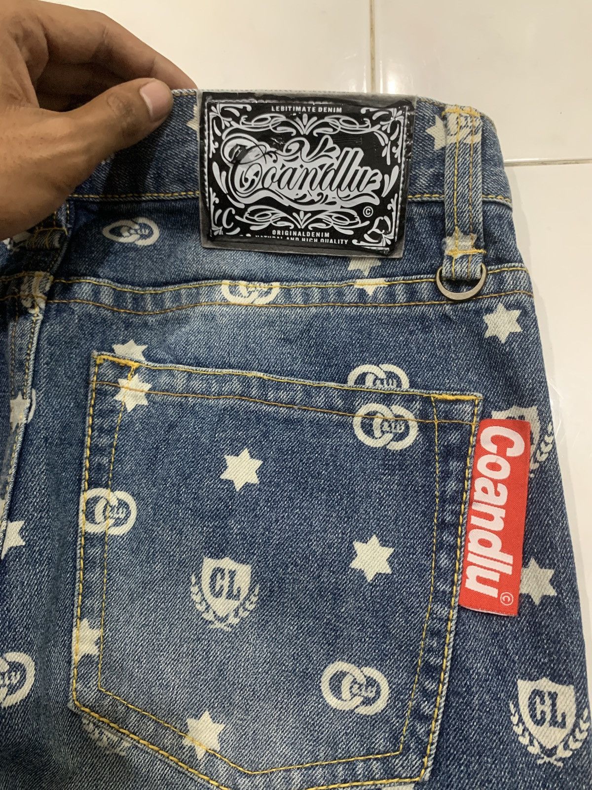 Japanese Brand Co&Lu Multi Logo All Over Print Jeans Size US 31 - 8 Thumbnail