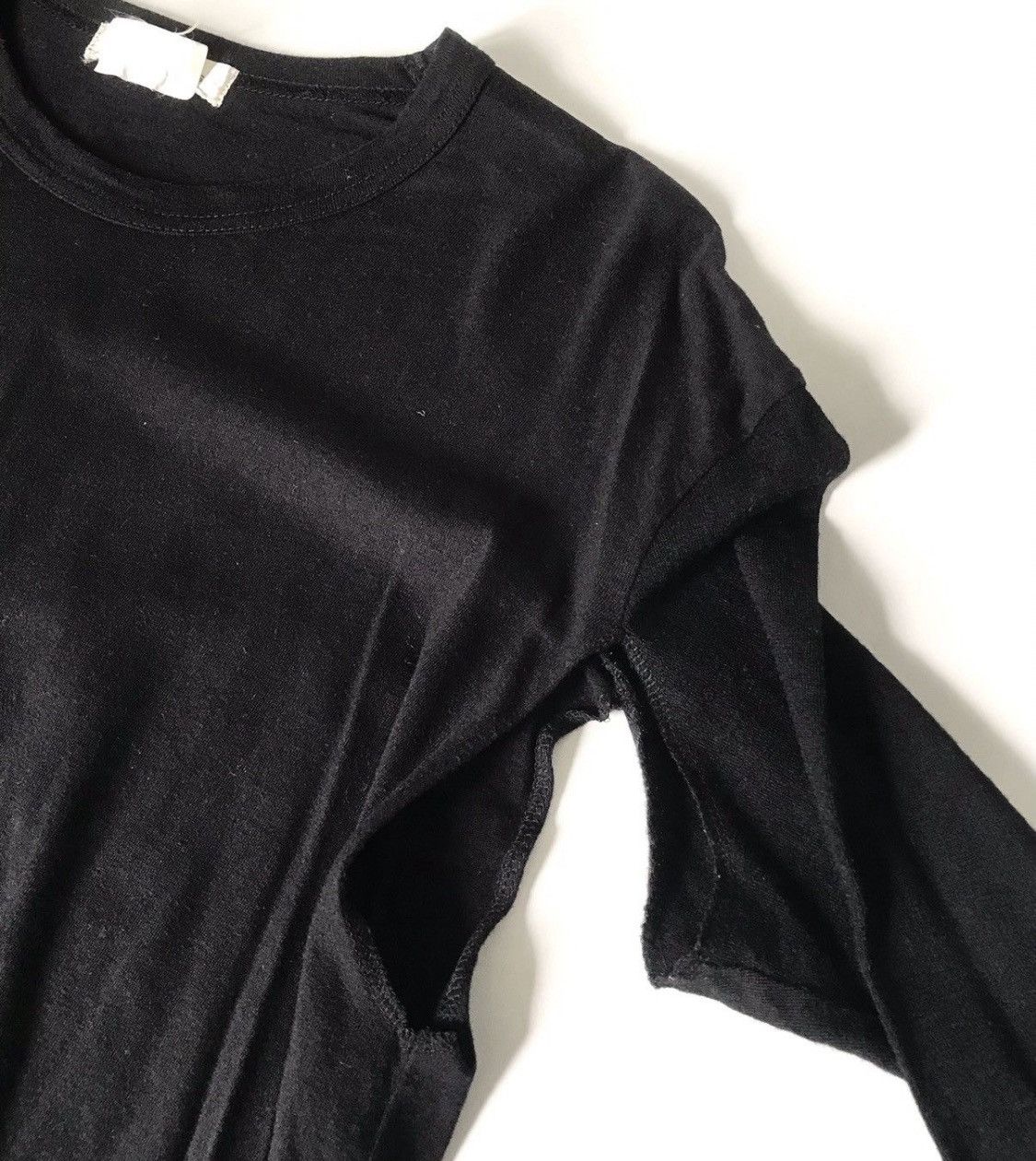 Comme des Garcons Cdg AD2006 cut out sleeve longsleeve Size US S / EU 44-46 / 1 - 2 Thumbnail