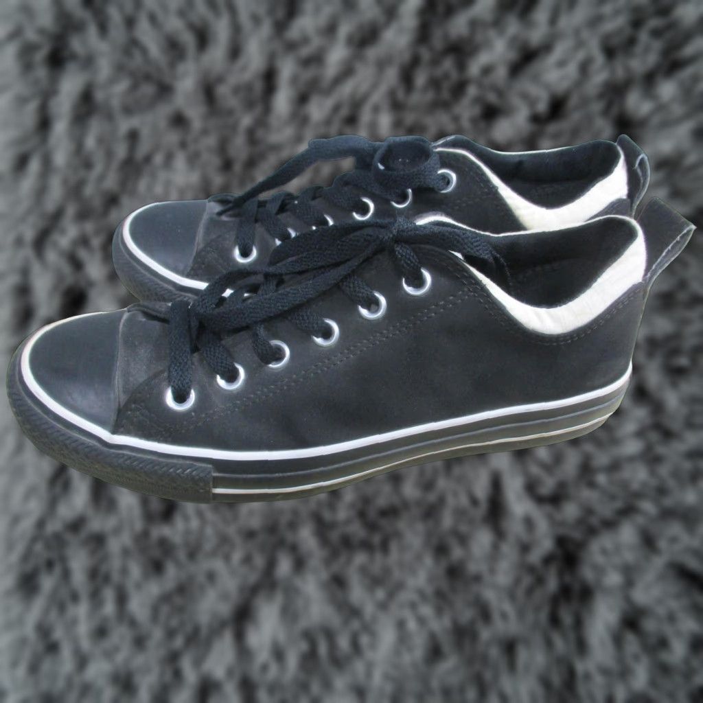 Converse Converse Chuck Taylor All Star Shoes Mens Size 7 Womens 9 Black Low Top 137662C Size M / US 6-8 / IT 42-44 - 1 Thumbnail