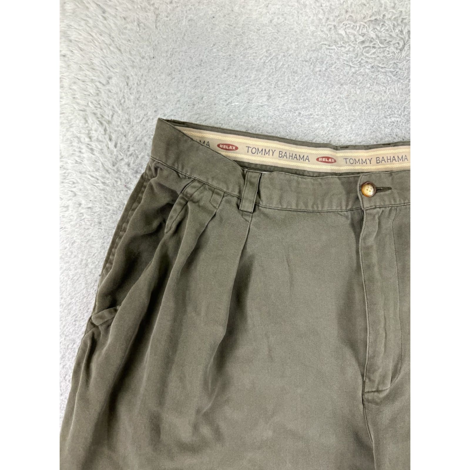 Tommy Bahama Tommy Bahama Shorts Men 36 Green Pleated Herringbone Silk Bermuda Casual Beach Aloha Size US 36 / EU 52 - 4 Thumbnail