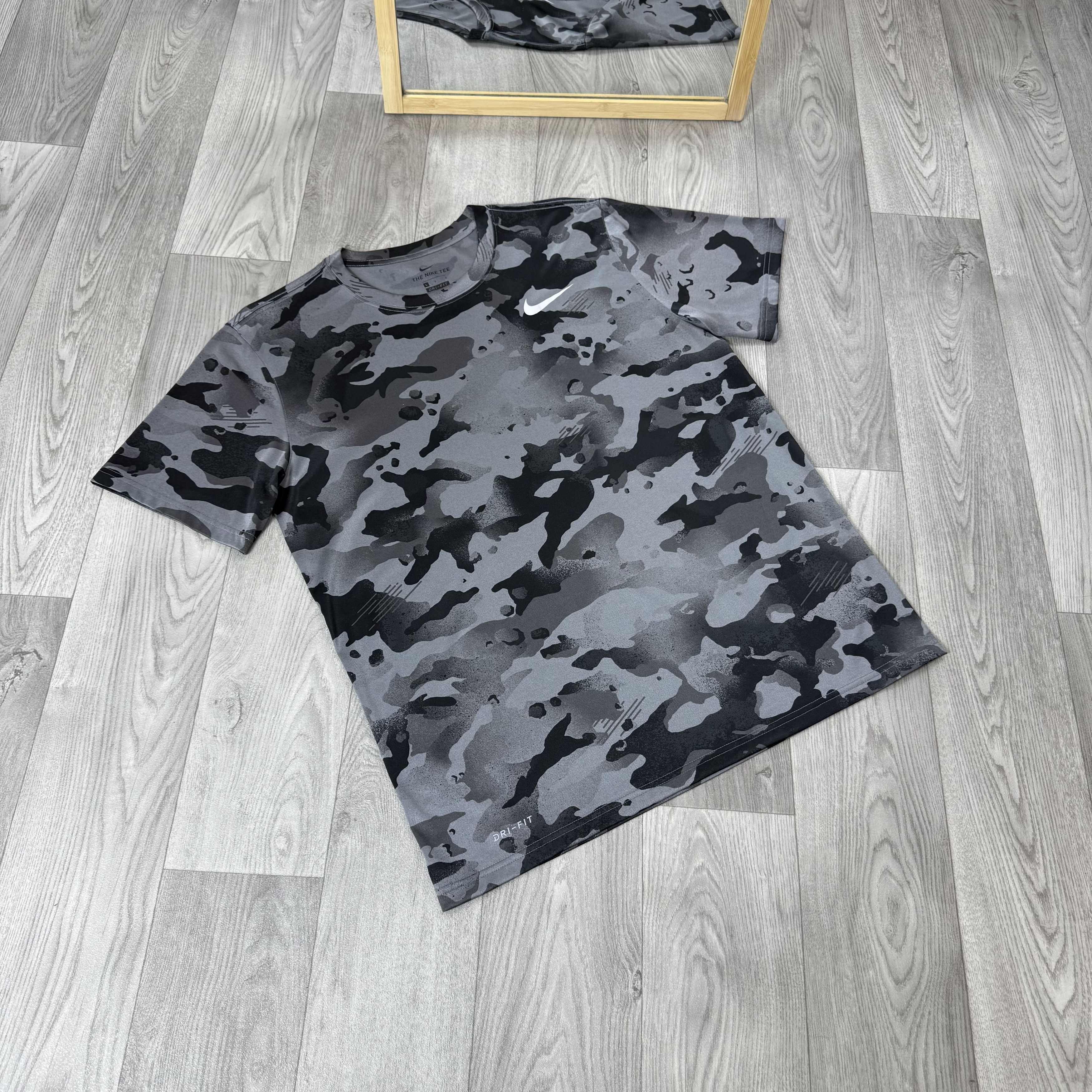 Nike Nike Dri-Fit Camouflage Sport Tee Shirt L Size US L / EU 52-54 / 3 - 3 Thumbnail