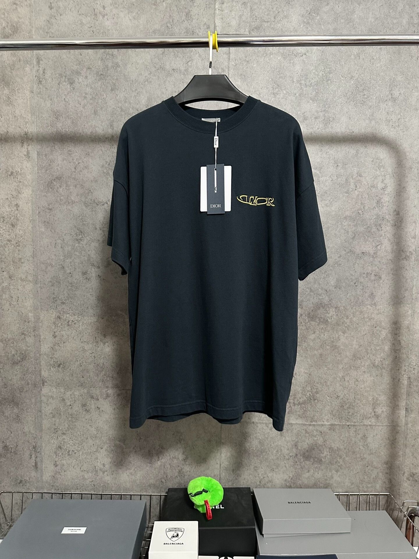 Dior DIOR Collaborative Embroidered Logo Short Sleeve T-shirt Size US S / EU 44-46 / 1 - 1 Thumbnail