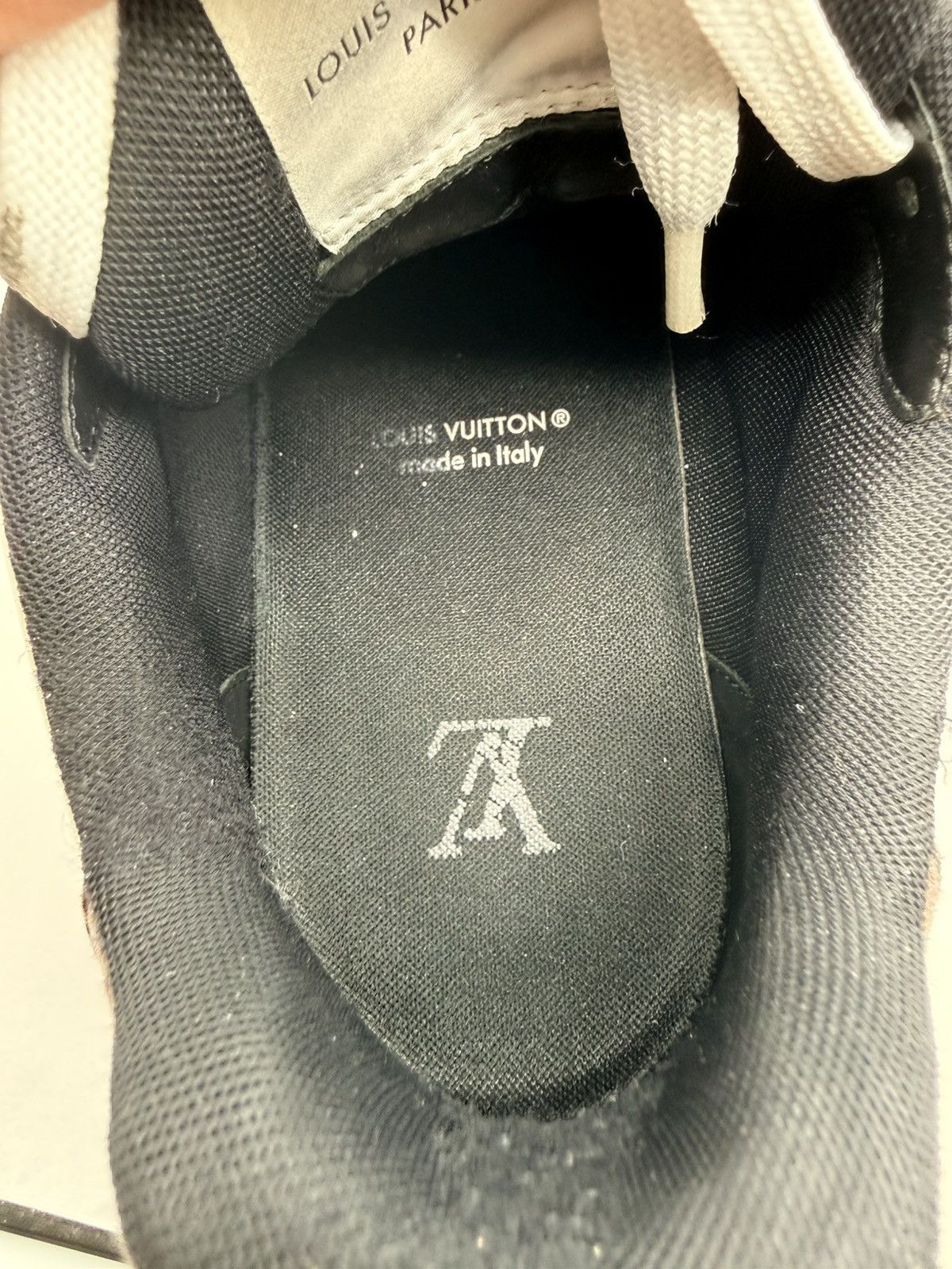 Louis Vuitton Size 9 - Louis Vuitton Trainer Low Strap Black Size US 9 / EU 42 - 8 Thumbnail