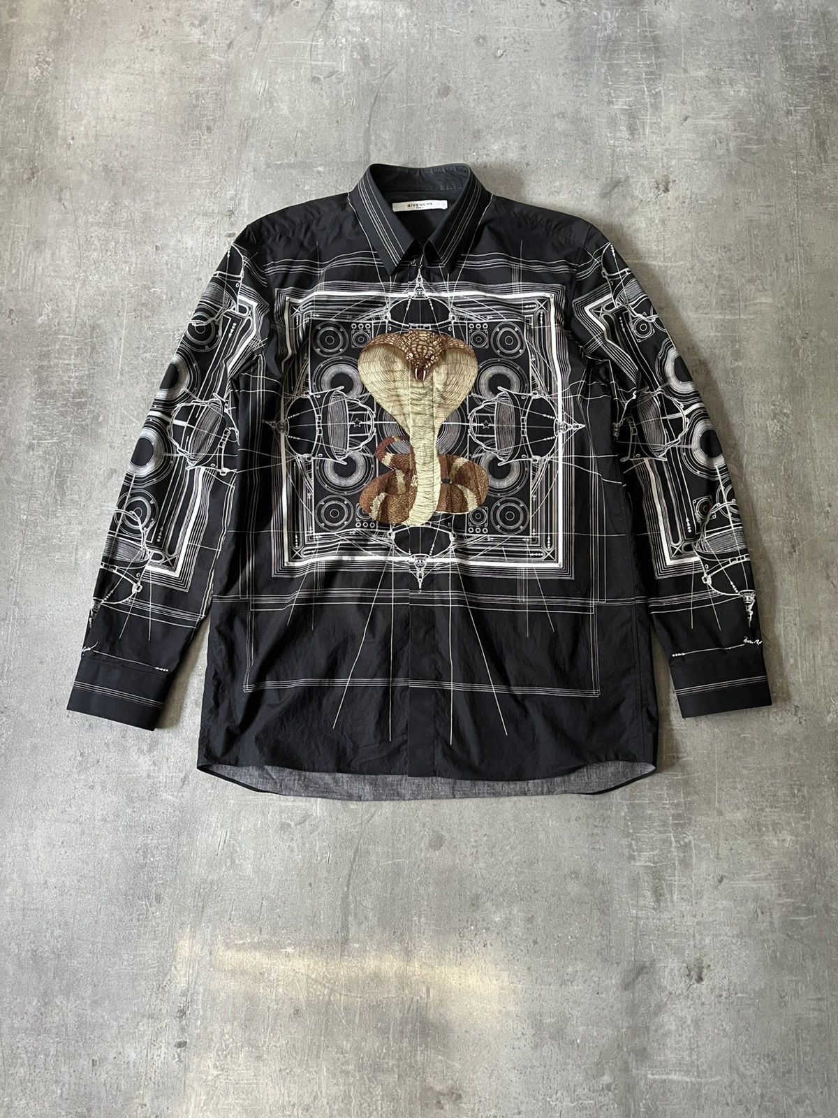 Givenchy Givenchy Cobra button up shirt A/W 2016 Riccardo Tisci Size US L / EU 52-54 / 3 - 1 Thumbnail