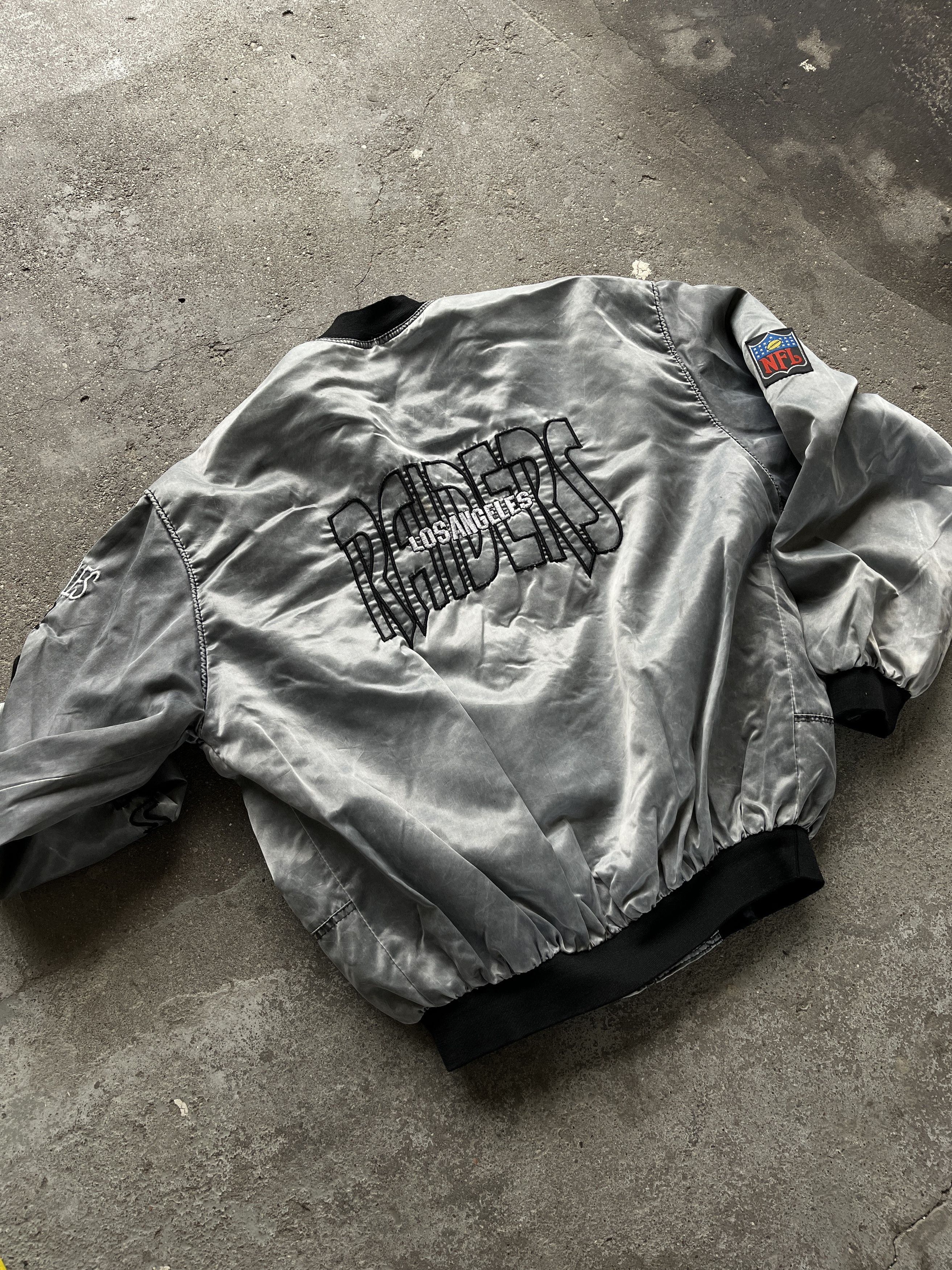 Other Los Angeles Raiders 90s silver NFL bomber jacket Size US XXL / EU 58 / 5 - 8 Thumbnail