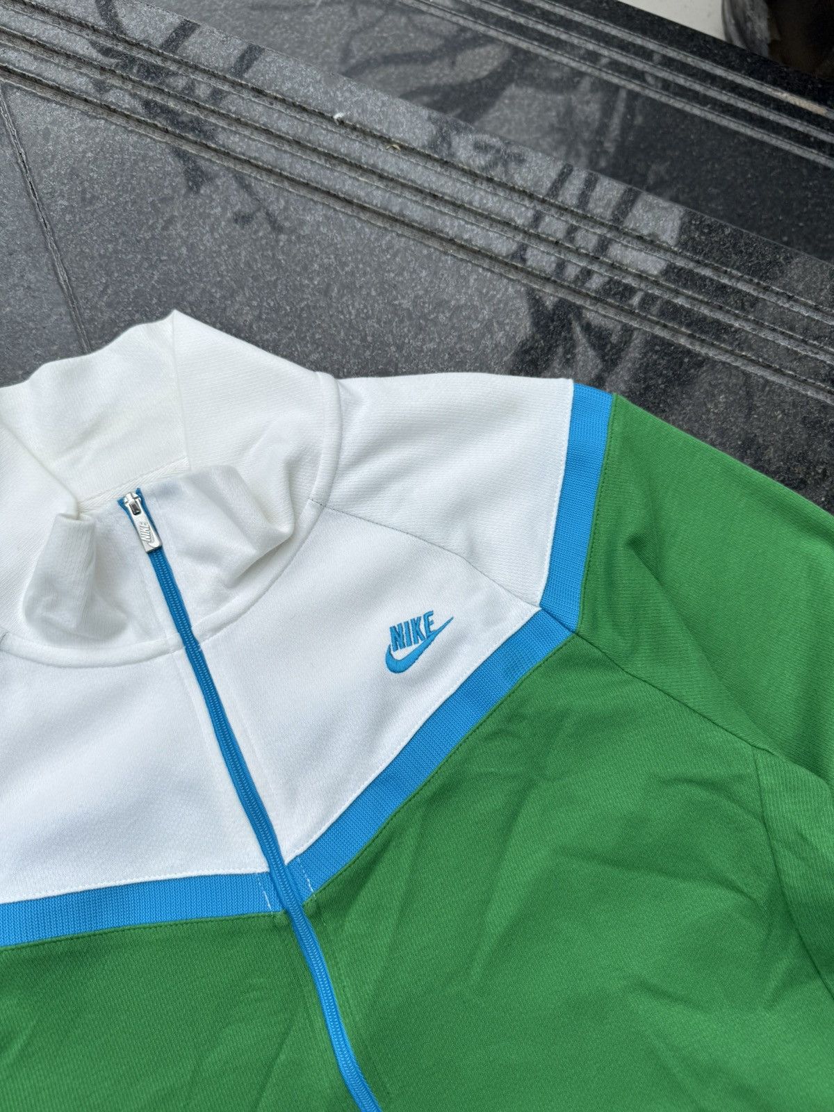 Nike 90’s NIKE RARE SWOOSH LOGO Y2K RETRO VINTAGE ZIP HOODIE Size US S / EU 44-46 / 1 - 4 Thumbnail