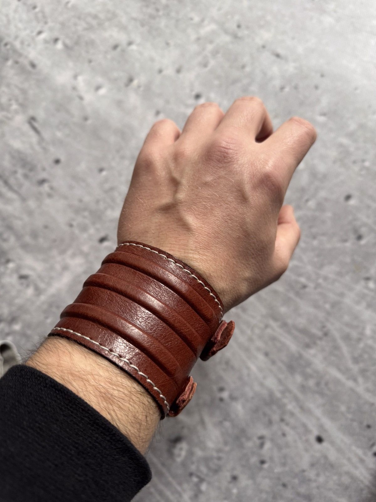 Leather × Vintage ⚠️🔥Vintage custom leather bracelet moto style classic flame Size ONE SIZE - 2 Thumbnail