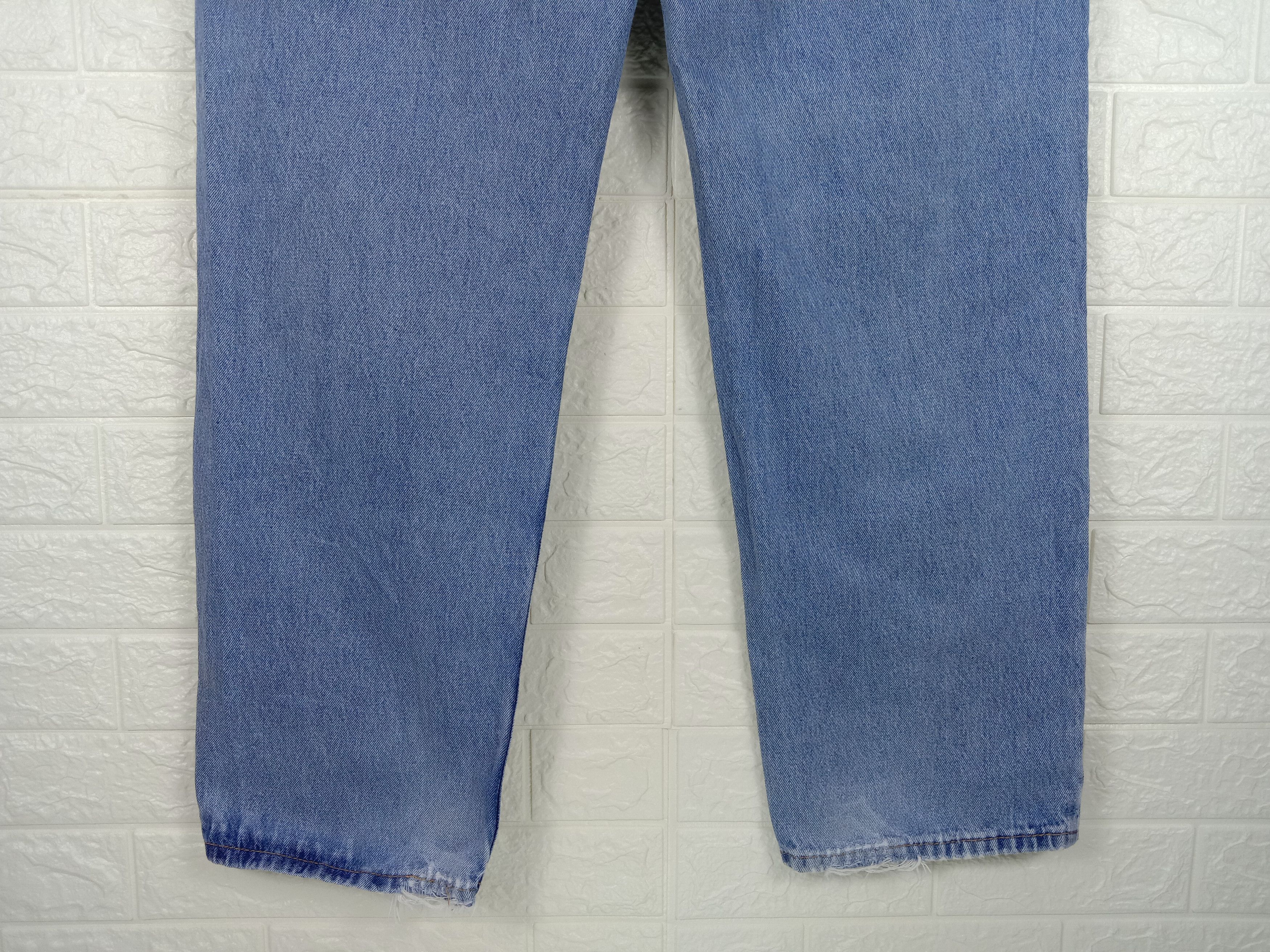 Levi's Vintage Levi's 550 Jeans Relaxed Fit Distressed Denim Size US 37 - 8 Thumbnail