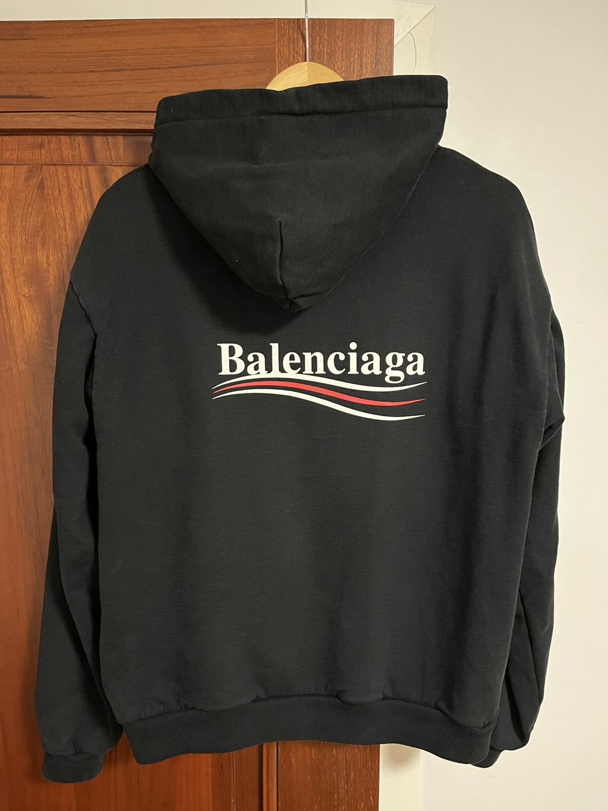 Balenciaga Balenciaga Campaign Hoodie Size L / US 10 / IT 46 - 2 Thumbnail