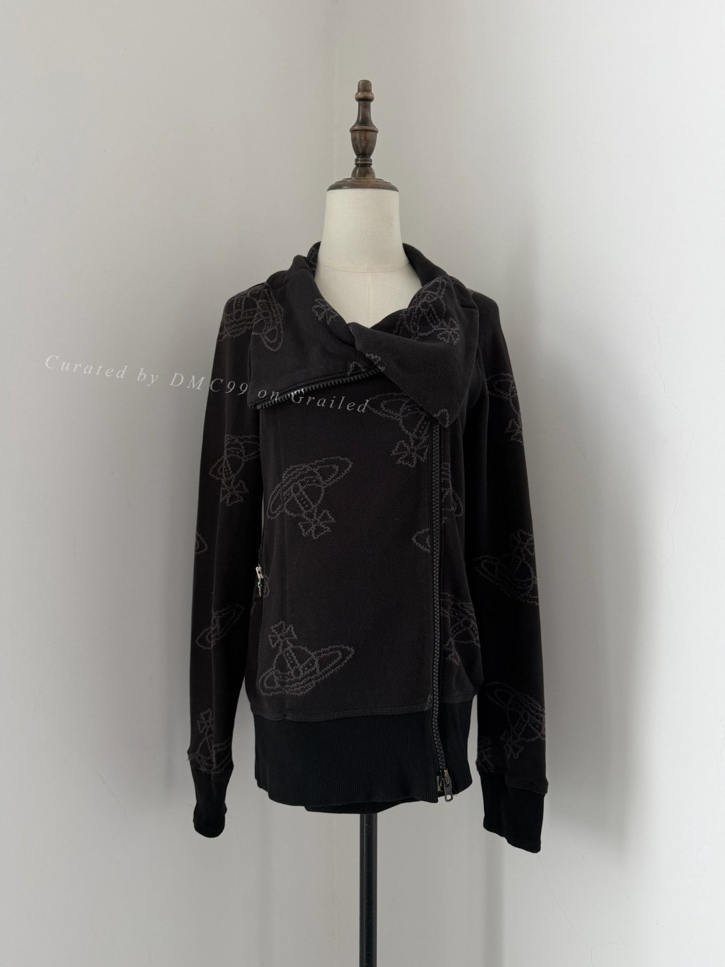 Vivienne Westwood Vivienne Westwood Vintage Saturn Print Sweatshirt Size M / US 6-8 / IT 42-44 - 1 Thumbnail