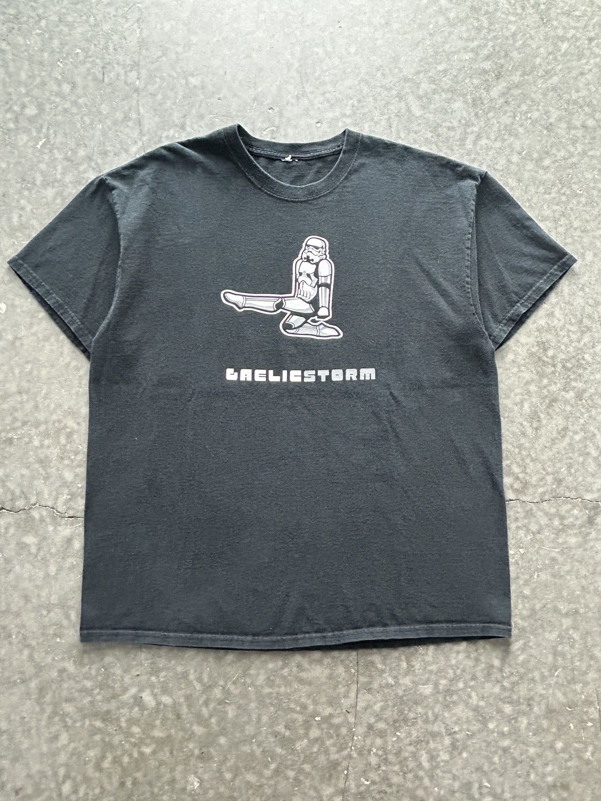 Vintage Vintage Y2K Gaelic Storm Band Tee Size US XL / EU 56 / 4 - 2 Thumbnail