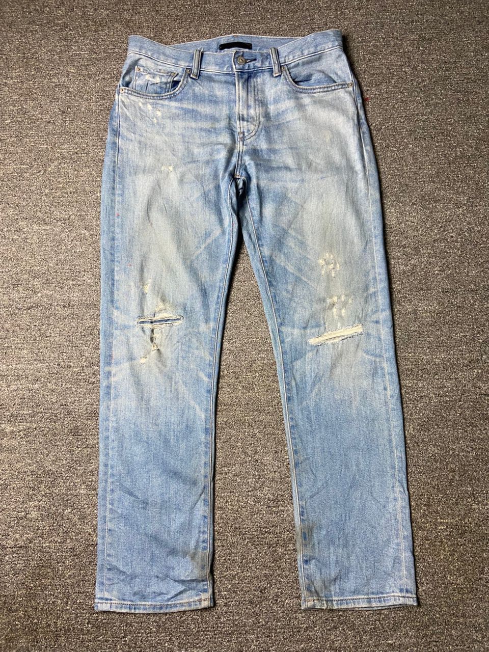 Uniqlo UNIQLO Slim Fit Ripped Jeans (143) Size US 33 - 1 Thumbnail