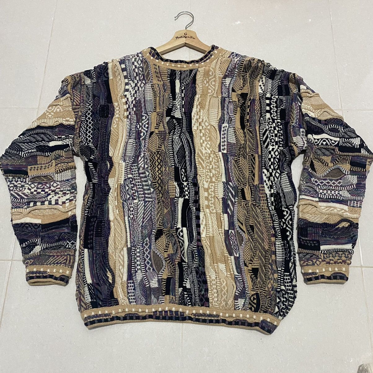 Japanese Brand TUNDRA 👁️👁️ Size US L / EU 52-54 / 3 - 6 Thumbnail