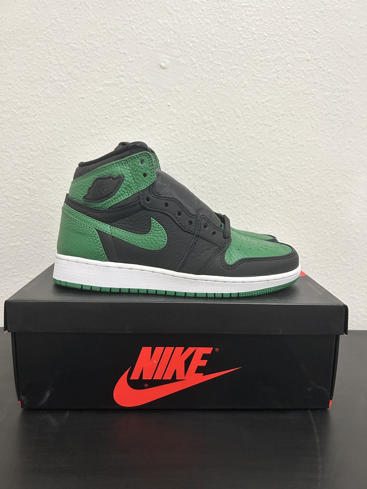 Jordan Brand Jordan 1 High Pine Green Size US 5.5 / IT 35.5 - 3 Thumbnail