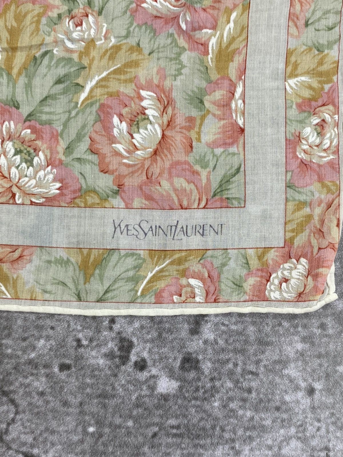 Yves Saint Laurent Yves Saint Laurent Handkerchief / Bandana / Neckerchief Size ONE SIZE - 3 Thumbnail