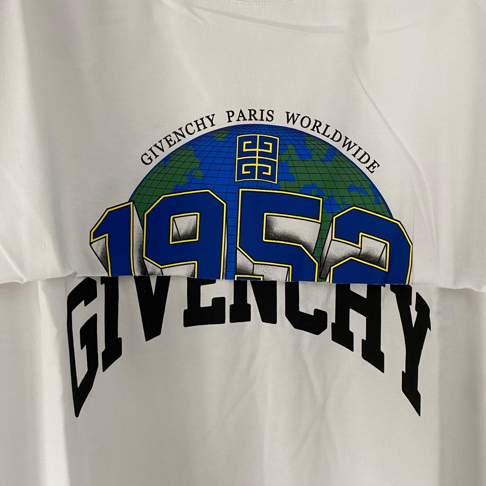 Givenchy 1 of 1 White Layered 1952 Global Logo Oversized LS T-Shirt Size US M / EU 48-50 / 2 - 3 Thumbnail