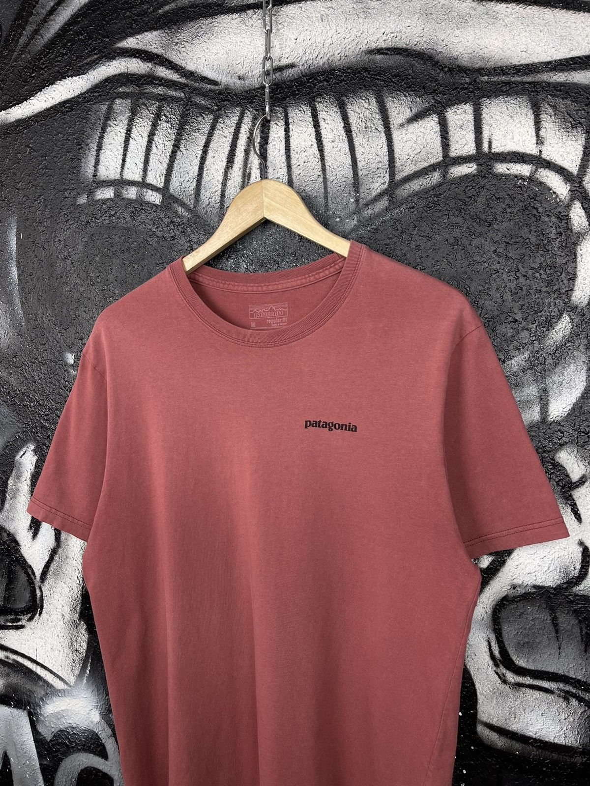 Patagonia Patagonia Regular Fit Logo Print T-Shirt Men’s Size M Size US M / EU 48-50 / 2 - 5 Thumbnail