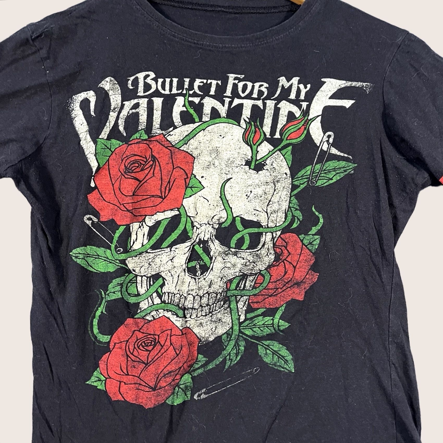 Gildan VINTAGE Bullet For My Valentine Women's T-Shirt Black Small Crew Neck Short Sleeve Skull Rose Graphic Girls S Size S / US 4 / IT 40 - 1 Thumbnail