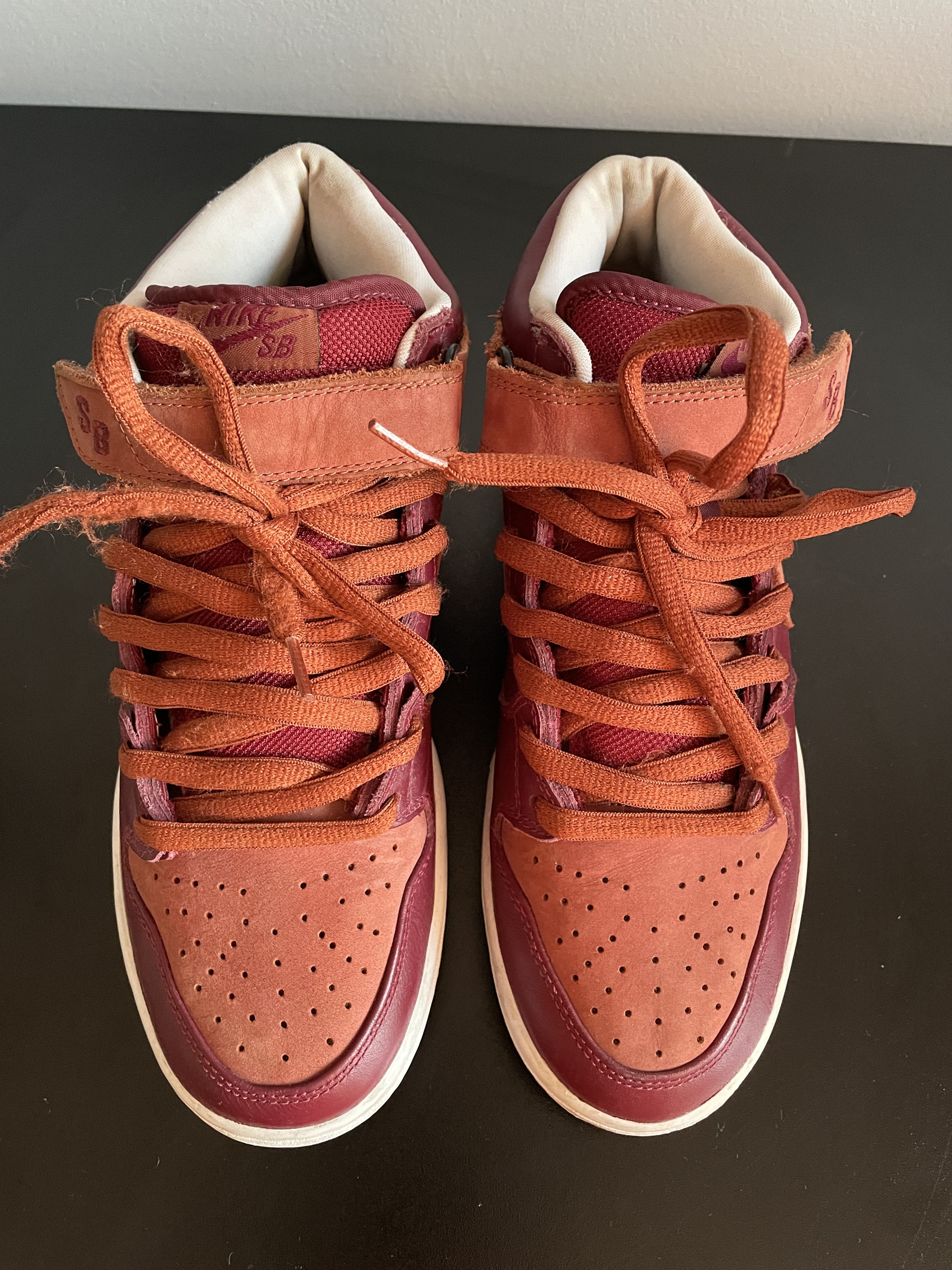 Nike SB 2007 Nike SB Dunk Mid Team Red Pony pushead pigeon bison Size US 9 / EU 42 - 4 Thumbnail