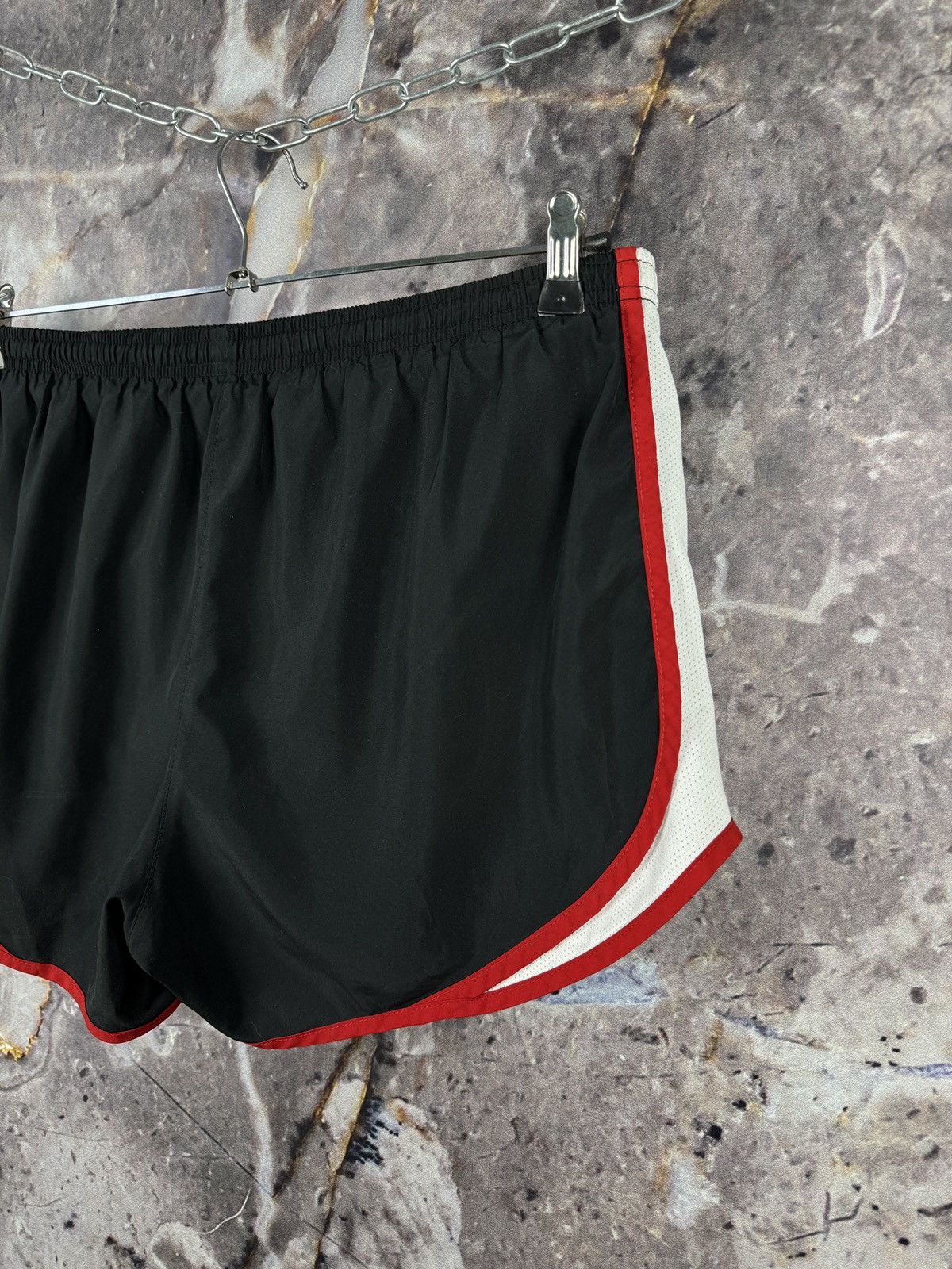 Nike Women’s Nike Running Shorts Black/Red Size Large Size 32" / US 10 / IT 46 - 7 Thumbnail