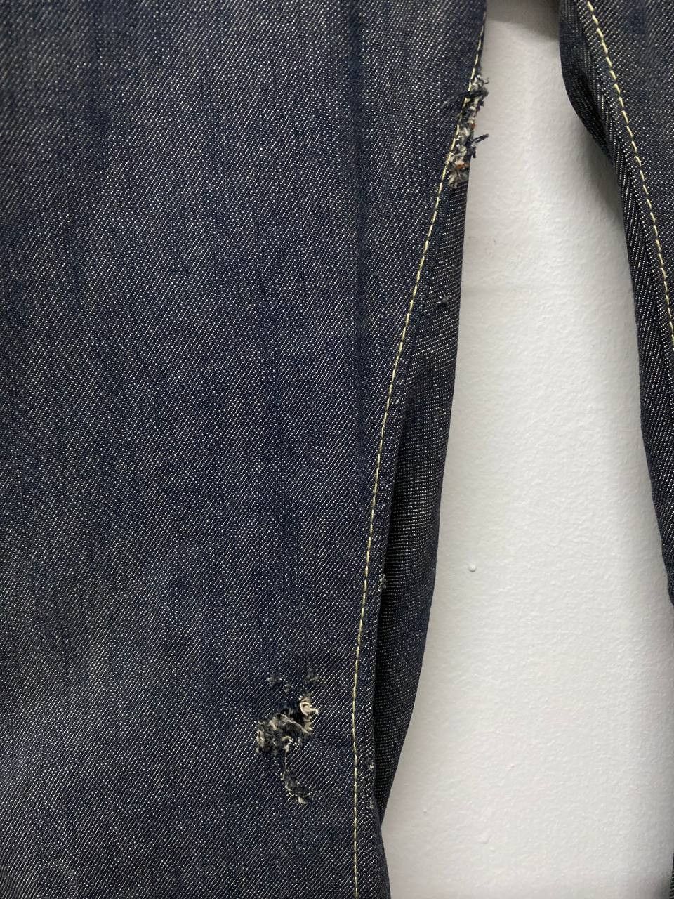 Calvin Klein calvin kelin distressed denim nice design Size US 34 / EU 50 - 4 Thumbnail