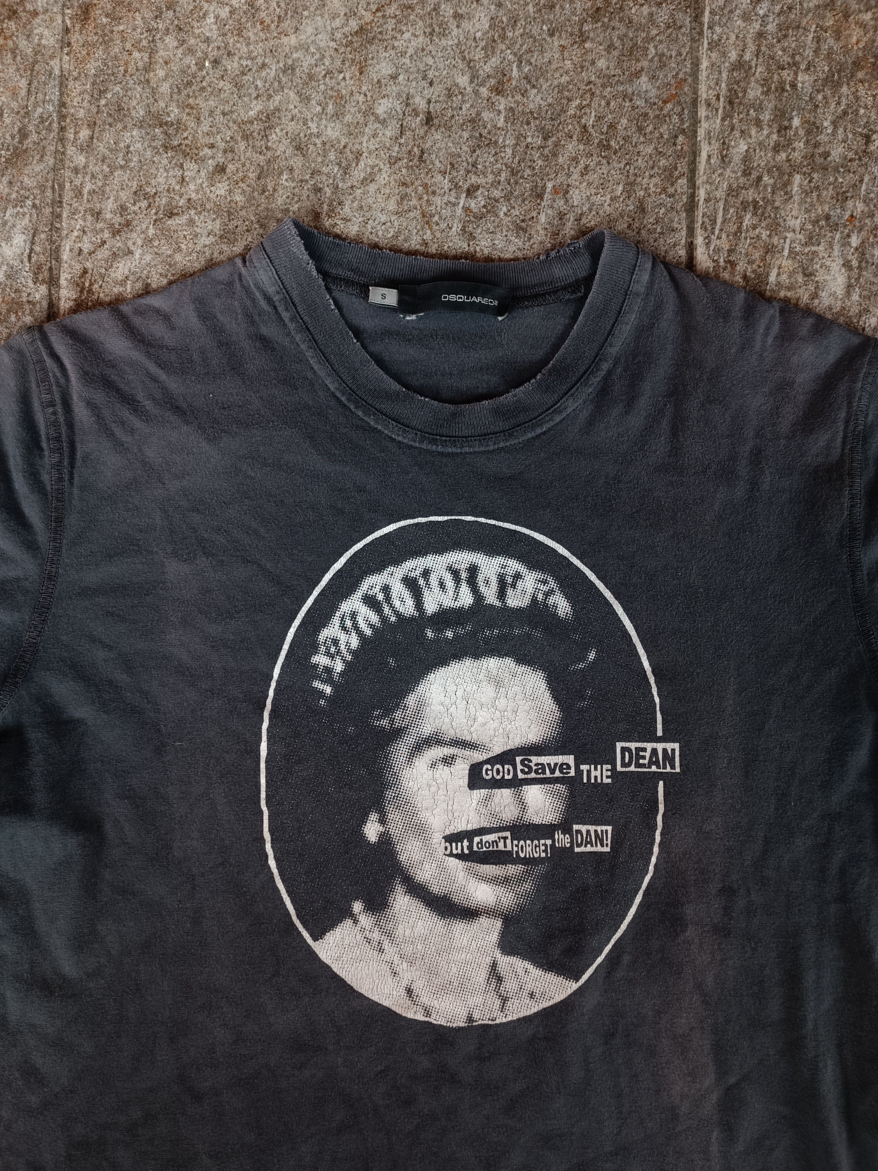 Dsquared2 dsquared2 god save the dean but don't forget the dan tee Size US S / EU 44-46 / 1 - 3 Thumbnail