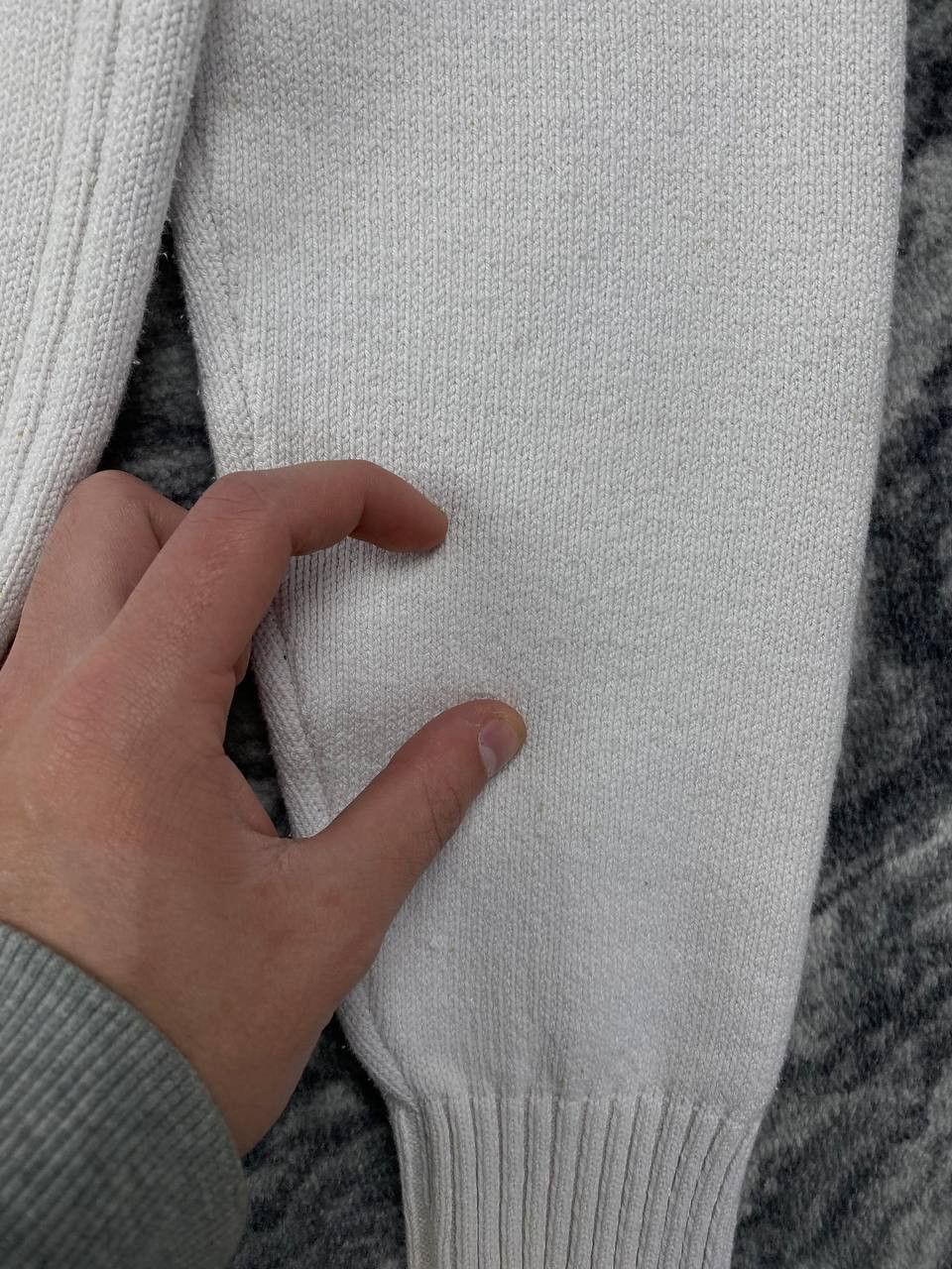 Versace Vintage Versace Sport Knit Sweater Big Logo Men Size M White Size US M / EU 48-50 / 2 - 15 Thumbnail