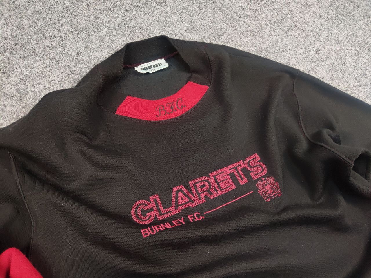 Japanese Brand Vintage Burnley football Club Authentic Clarets Sweatshirt Size US M / EU 48-50 / 2 - 12 Thumbnail