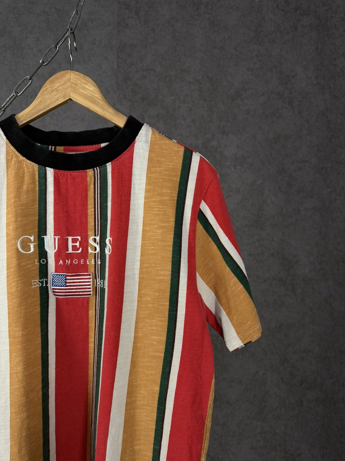Guess Guess designer center logo tee Size US S / EU 44-46 / 1 - 2 Thumbnail