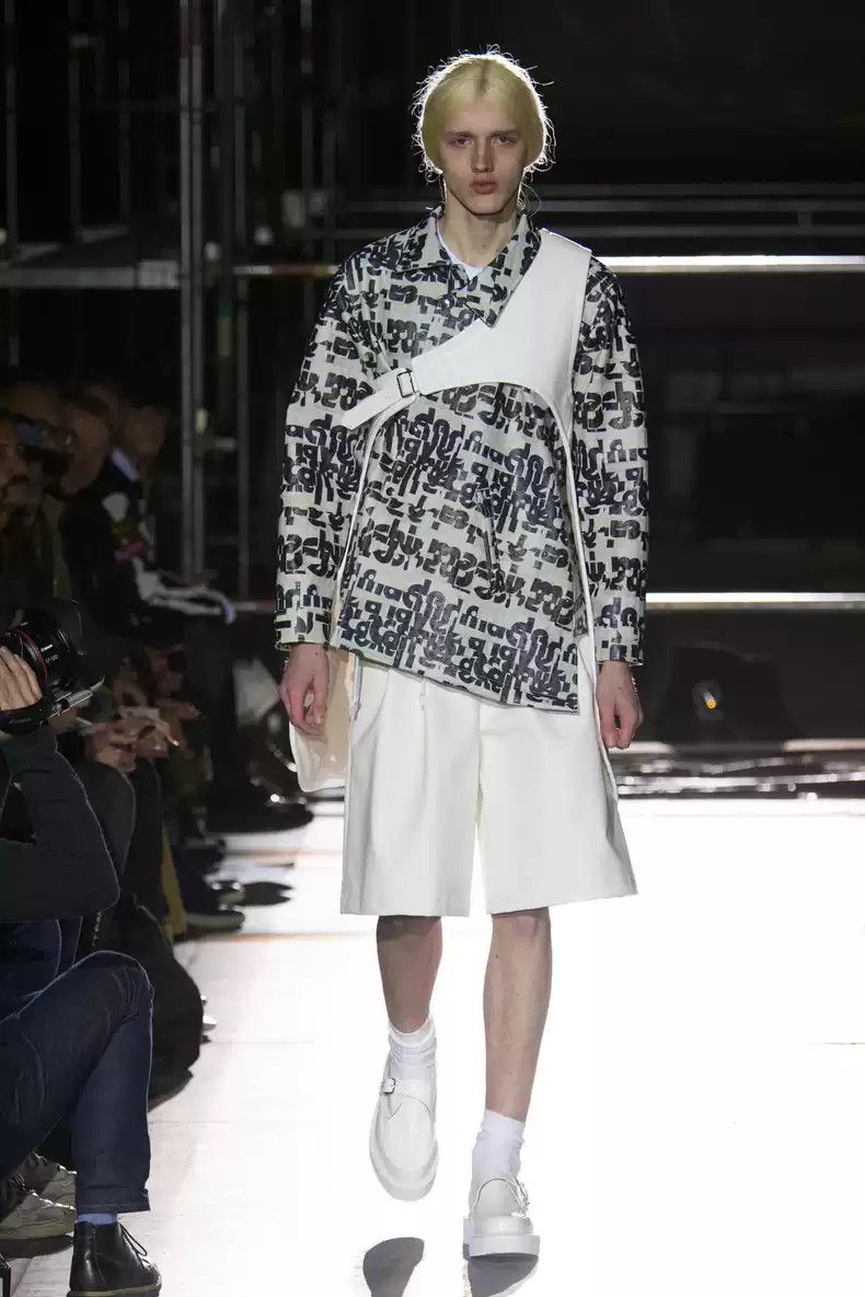 Comme des Garcons comme des garcons diagonal buckle leather jacket Size US S / EU 44-46 / 1 - 1 Thumbnail