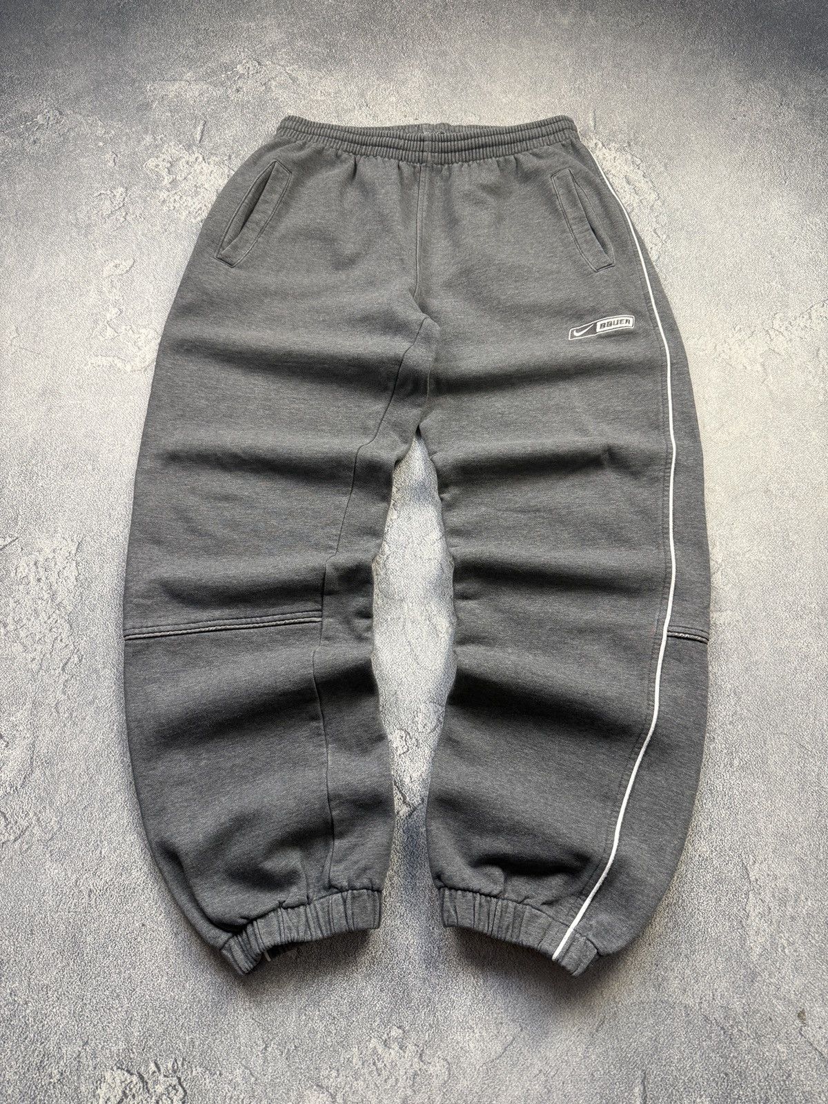 Nike Nike Vintage Baggy Sweatpants Cotton Pants Y2K Swoosh Size US 34 / EU 50 - 1 Thumbnail