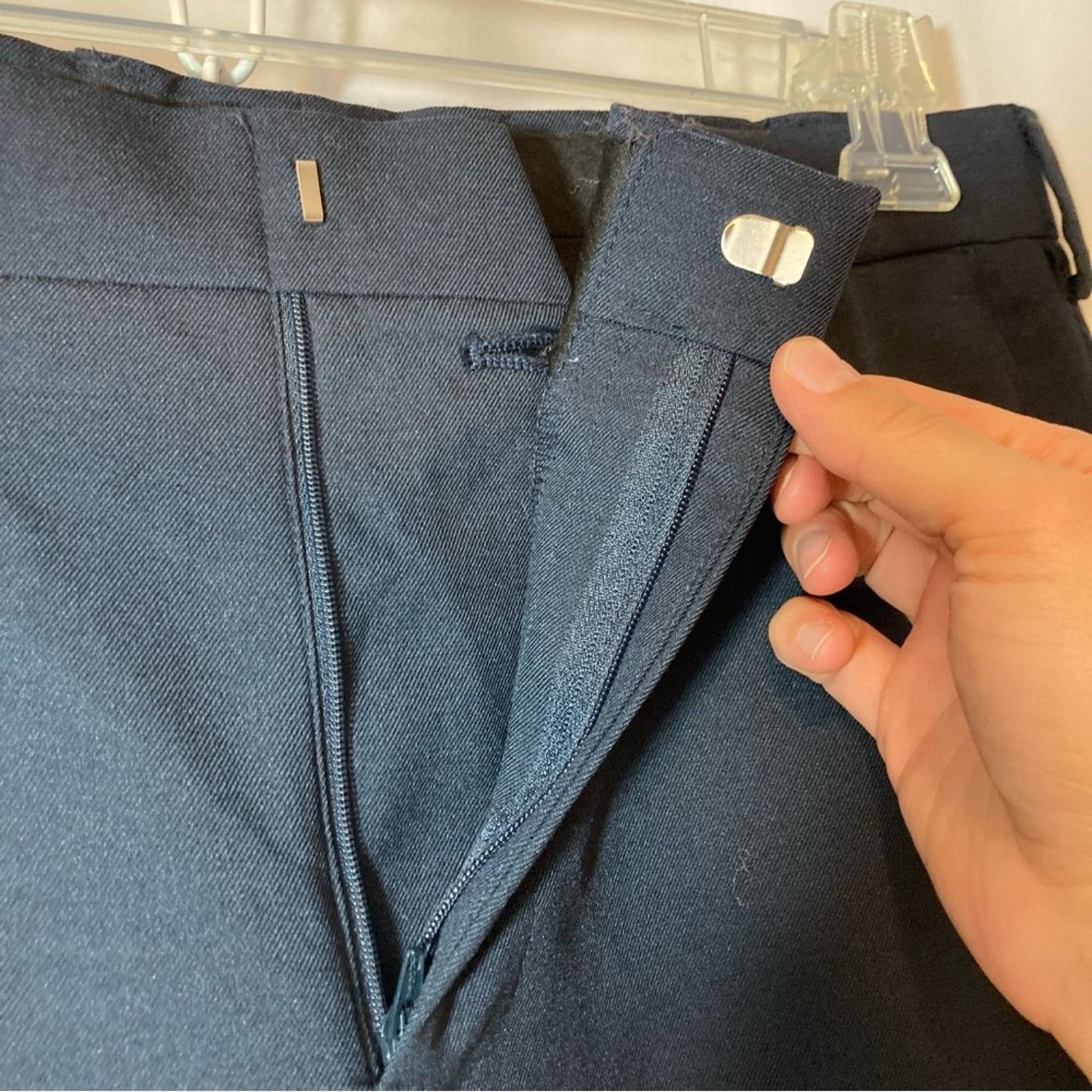 Other Louis Raphael Navy Blue Pleated Tapered Straight Slack Pants Size US 33 - 4 Thumbnail