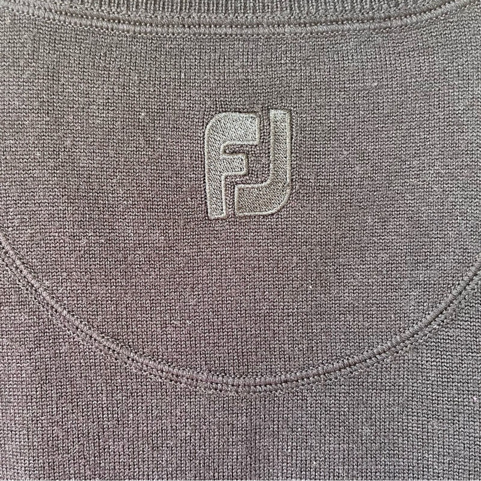 Footjoy FootJoy men’s 100% wool vest size Large preppy career office Size US L / EU 52-54 / 3 - 4 Thumbnail