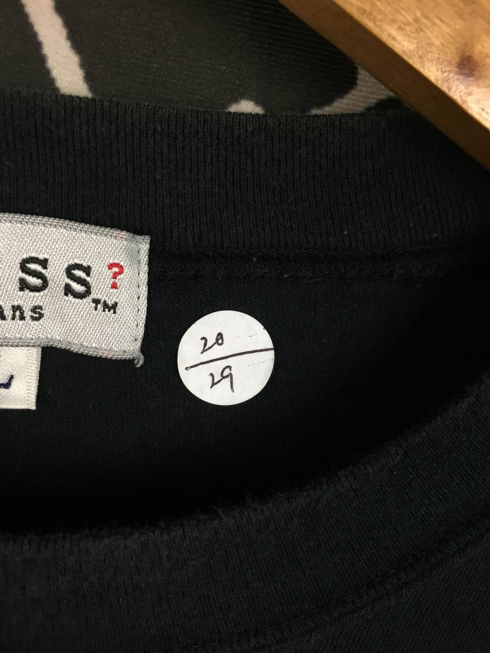 Guess Vtg Guess Jeans Classic Script Logo Streetwear Tee Size US M / EU 48-50 / 2 - 15 Thumbnail
