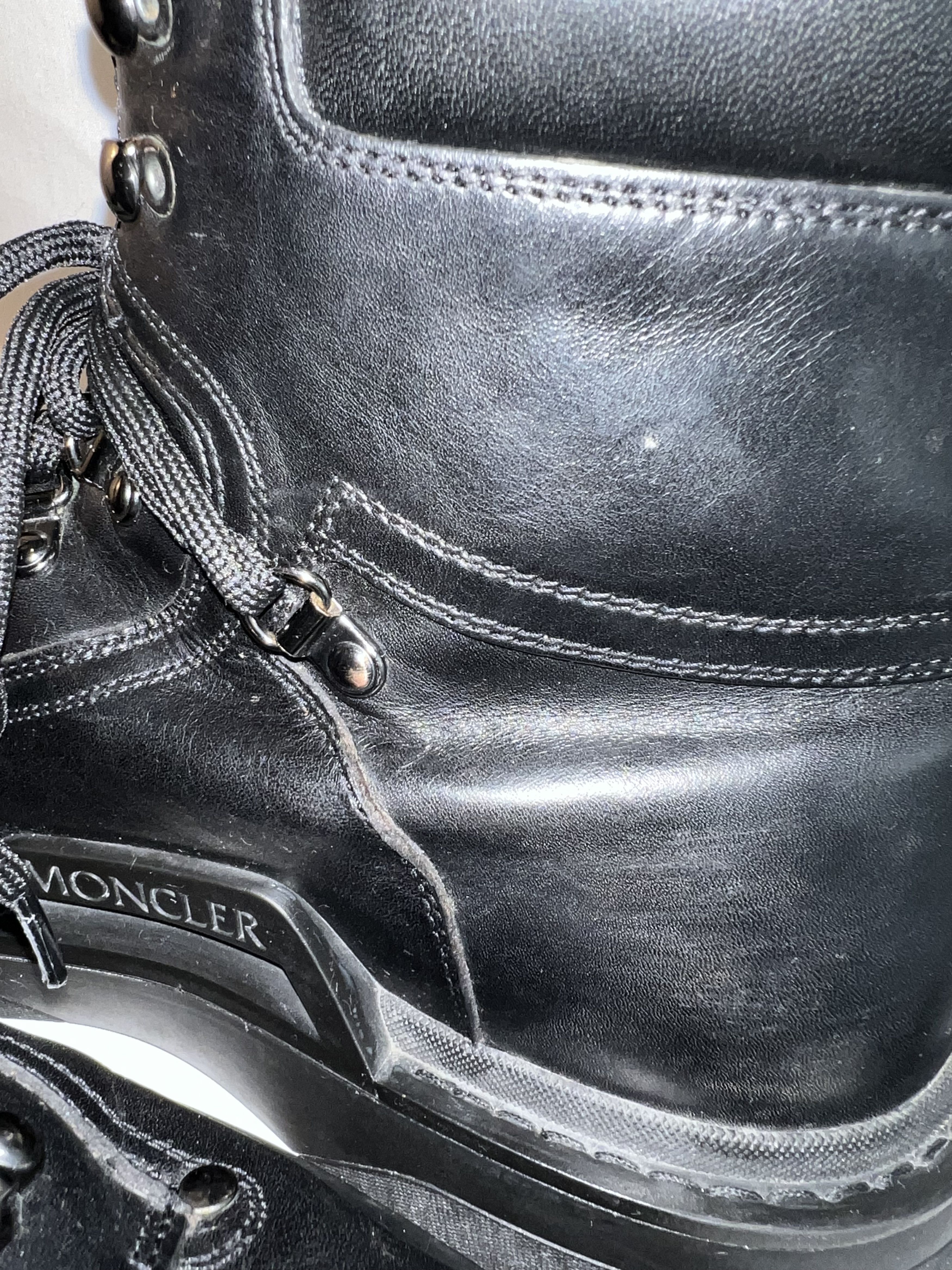 Moncler Moncler - Gently Worn Hiking Boot in Smooth Leather Size 11 Size US 11 / EU 44 - 15 Thumbnail