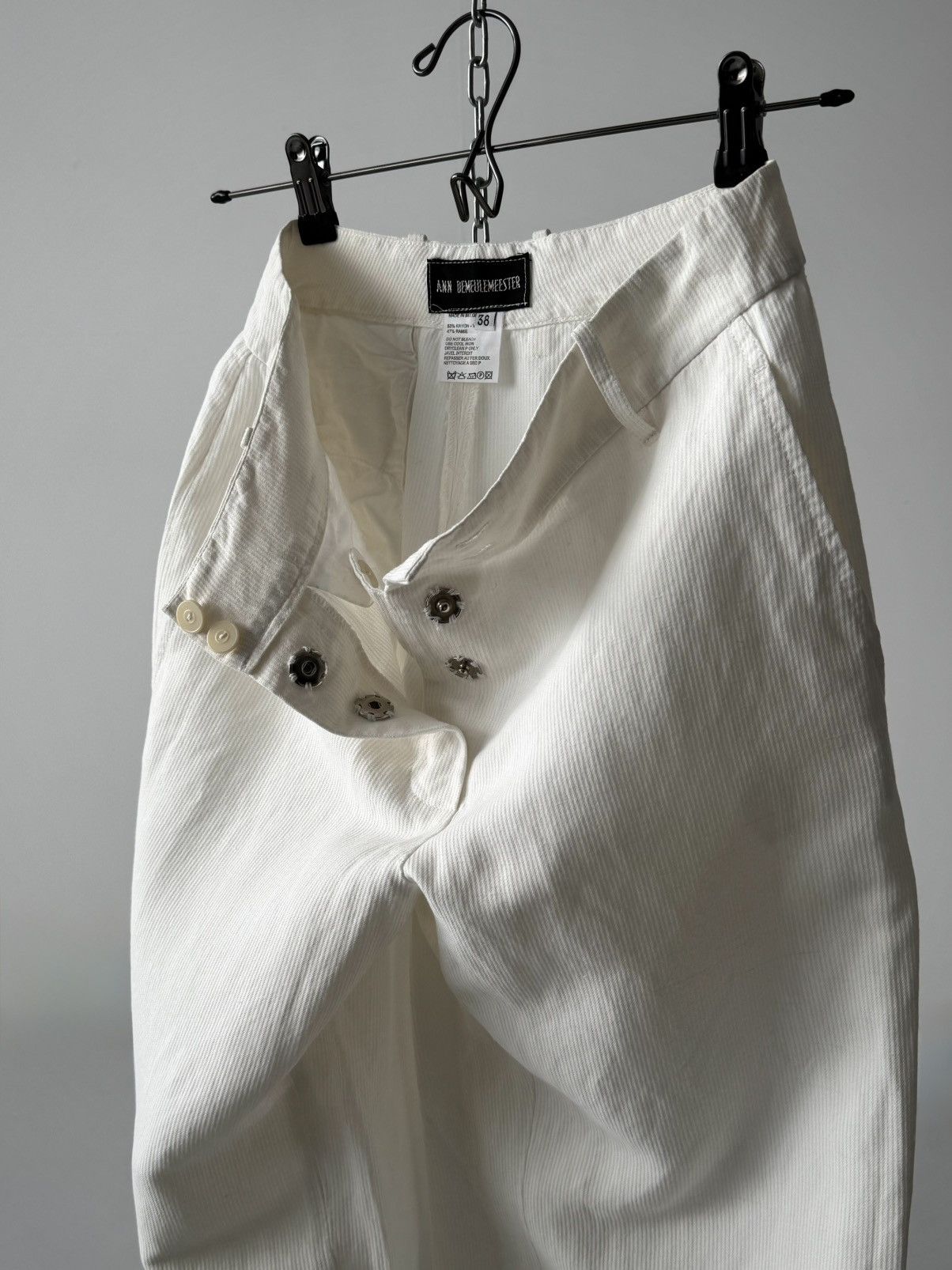 Ann Demeulemeester Vintage 1990s Ann Demeulemeester White Pants Size 26" / US 2 / IT 38 - 2 Thumbnail