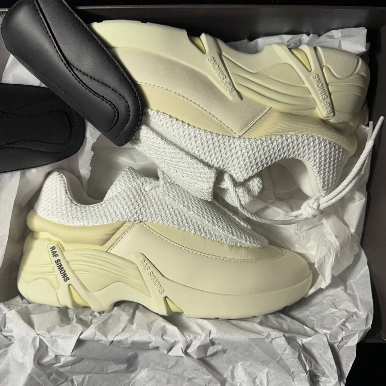 Raf Simons Raf Simons Antei White Cream Size US 6 / EU 39 - 10 Thumbnail