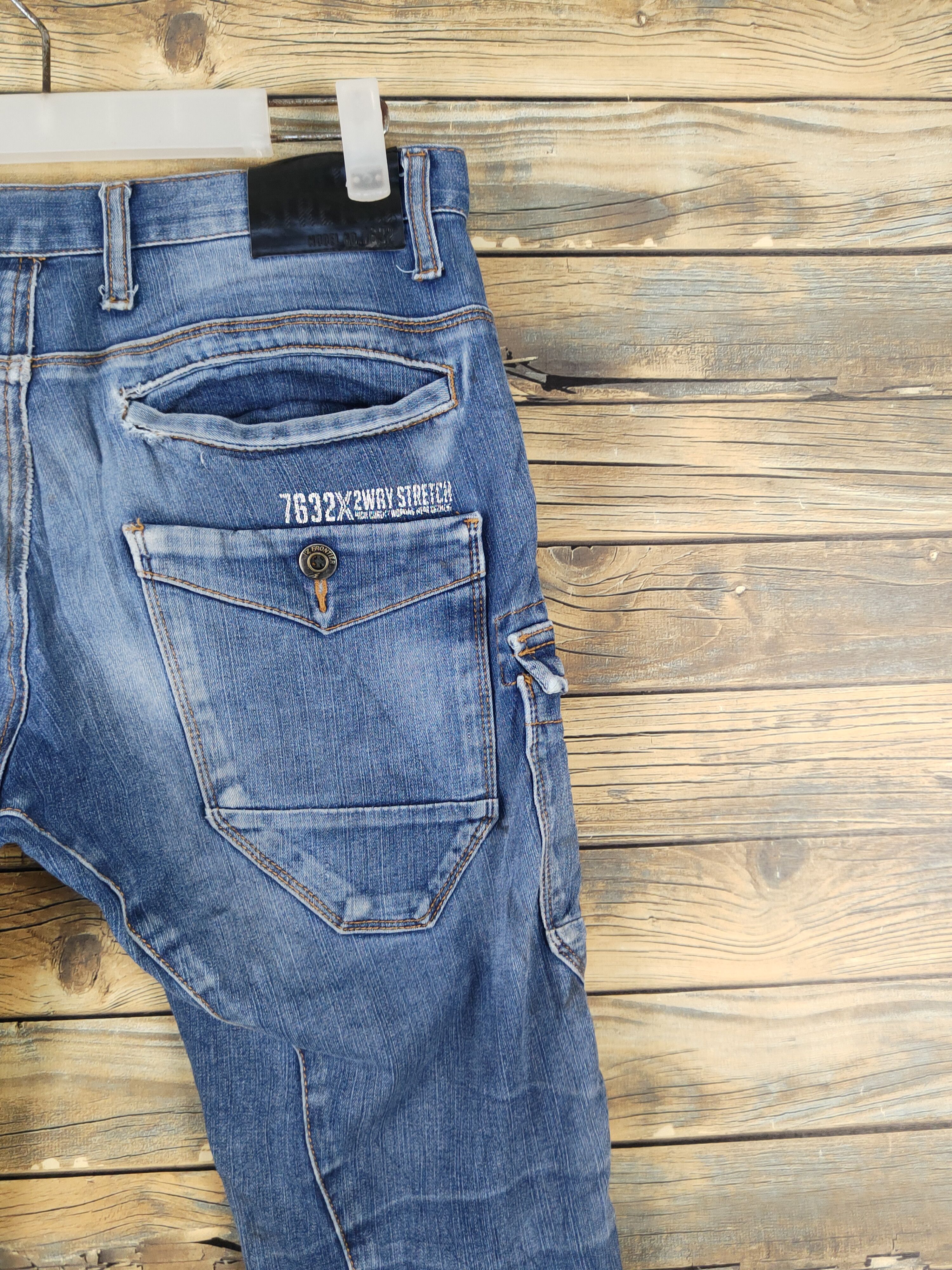 Japanese Brand I'z Frontier Dark Blue Distressed Ripped cargo Jeans #W1968 Size US 31 - 12 Thumbnail