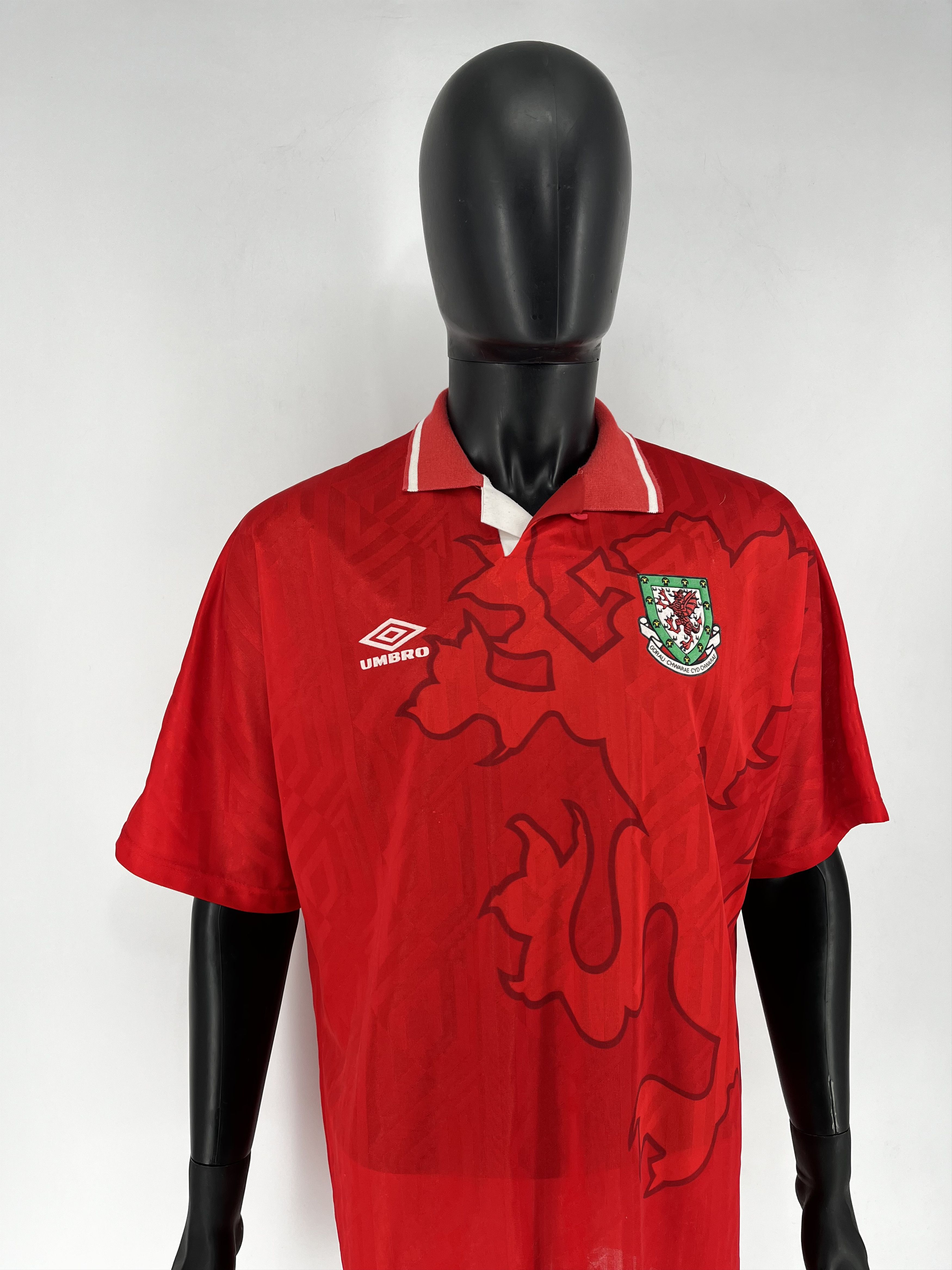 Sports Specialties Vintage Wales Home Football Shirt 1993/94 Adults Umbro Size US L / EU 52-54 / 3 - 4 Thumbnail