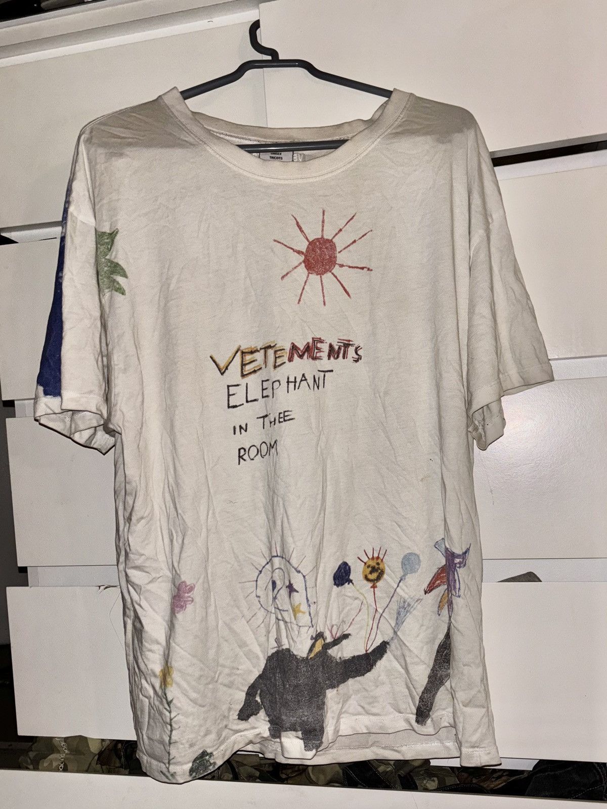 vetements elephant in the room tee