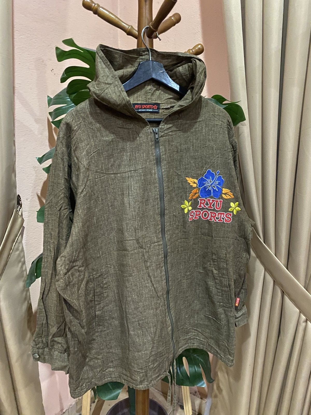 Japanese Brand Vintage Ryu Sports Embroidered Hoodie Jacket Since 1979 Size US L / EU 52-54 / 3 - 5 Thumbnail