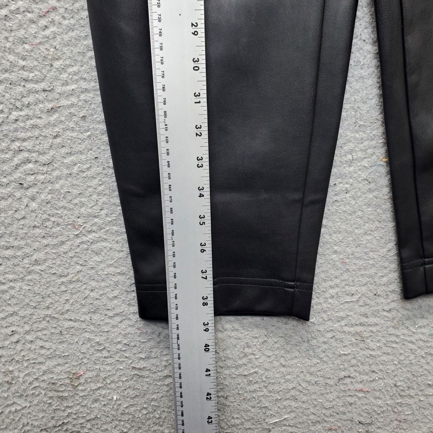 Madewell Madewell Womens Pants 6 Black High Rise Elastic Waist Paperbag Vegan Faux Leather 100% Polyurethane Size 28" / US 6 / IT 42 - 3 Thumbnail