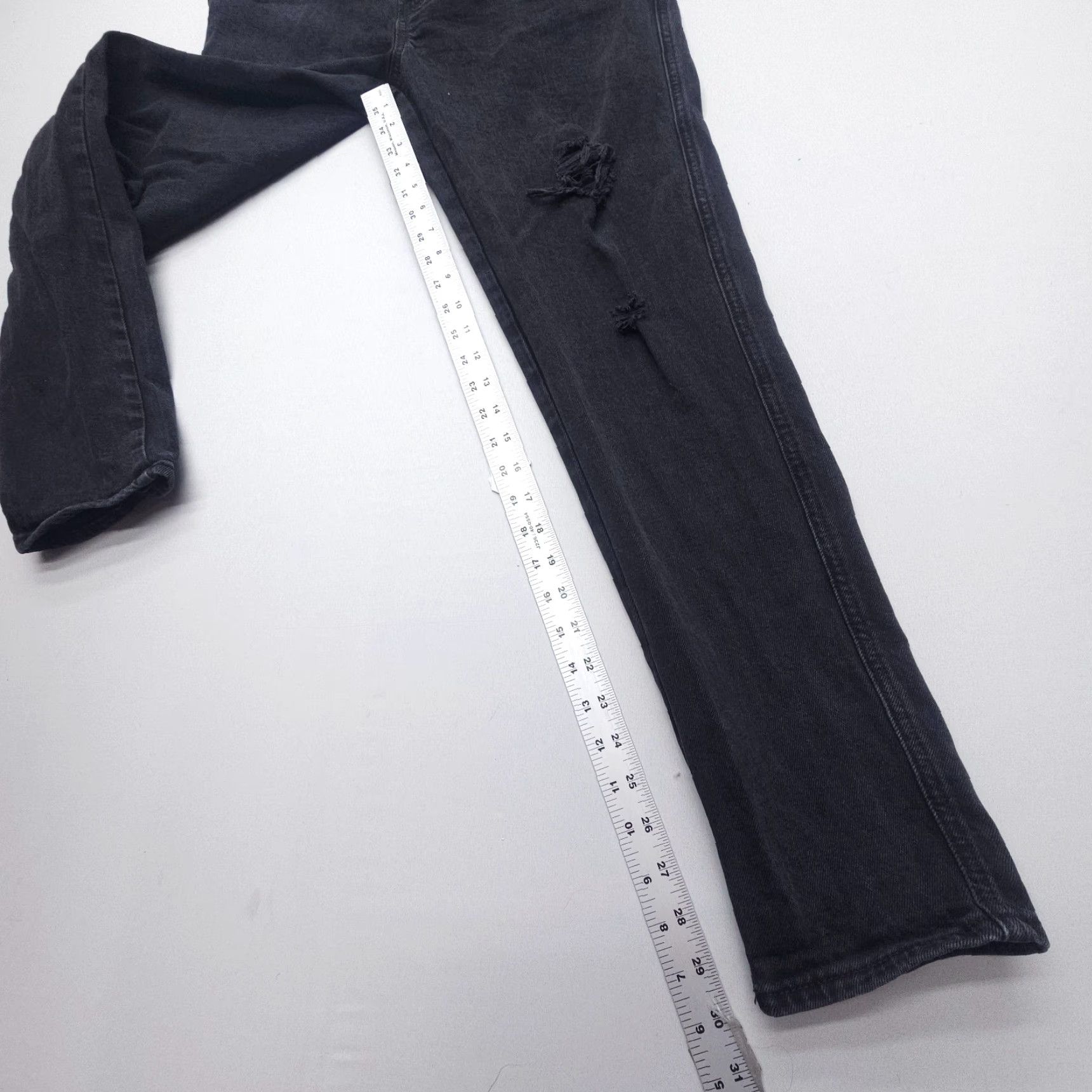 Old Navy Maternity Old Navy Bib Jean Overalls Size 6 Long Black Distressed Dark Wash 30in Size 28" / US 6 / IT 42 - 4 Thumbnail