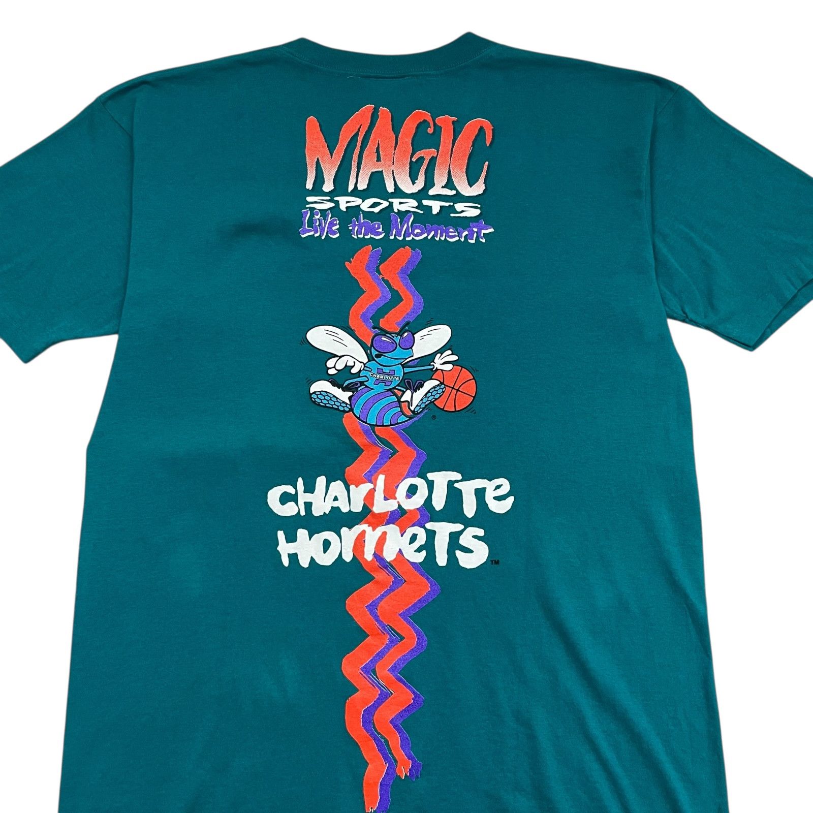 NBA VTG 90s CHARLOTTE HORNET MAGIC JOHNSON T'S AOP T-SHIRT Sz L Size US L / EU 52-54 / 3 - 3 Thumbnail