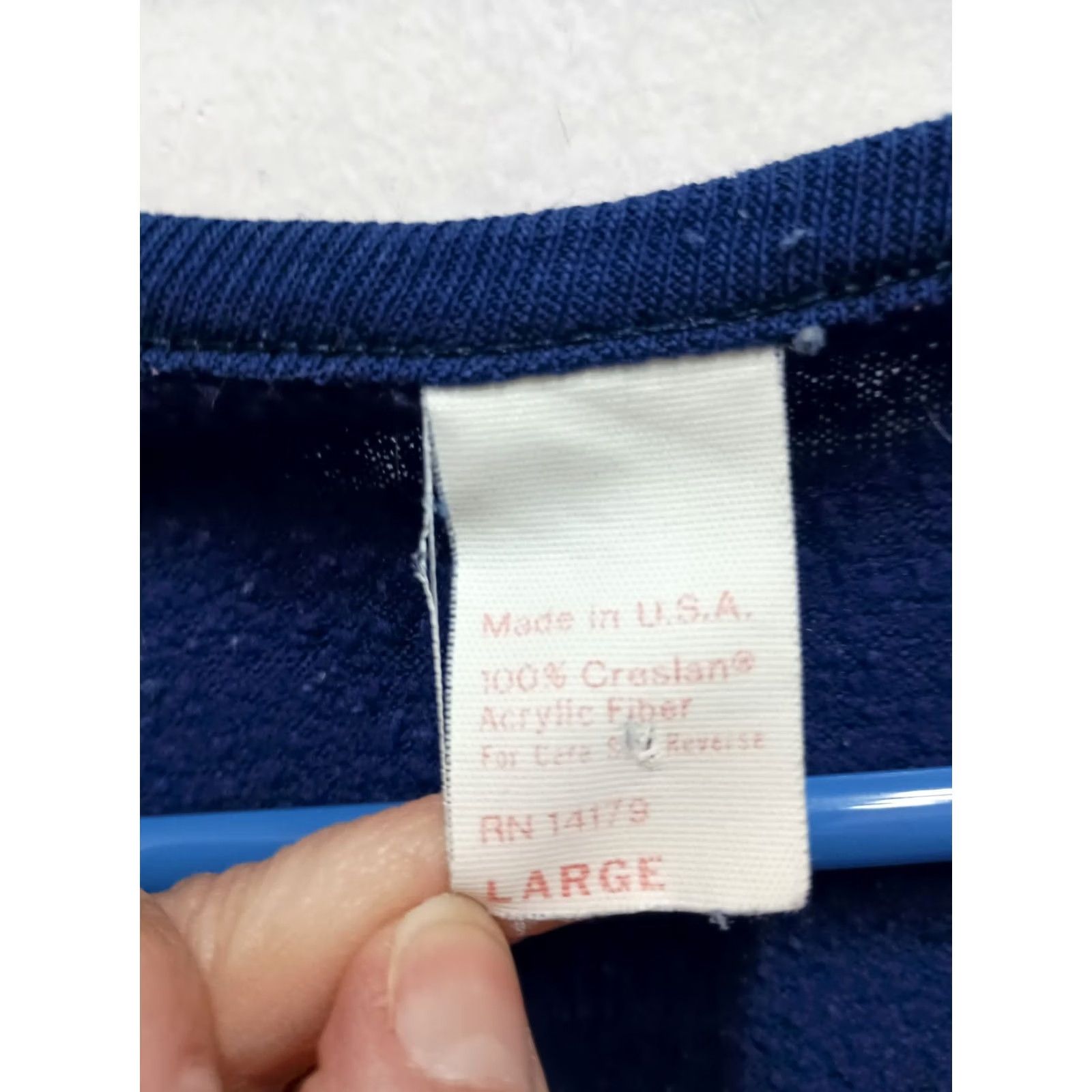 Vintage VINTAGE Grandmacore Sweater Blue Strawberry Embroidered Pullover L Women Size L / US 10 / IT 46 - 4 Thumbnail