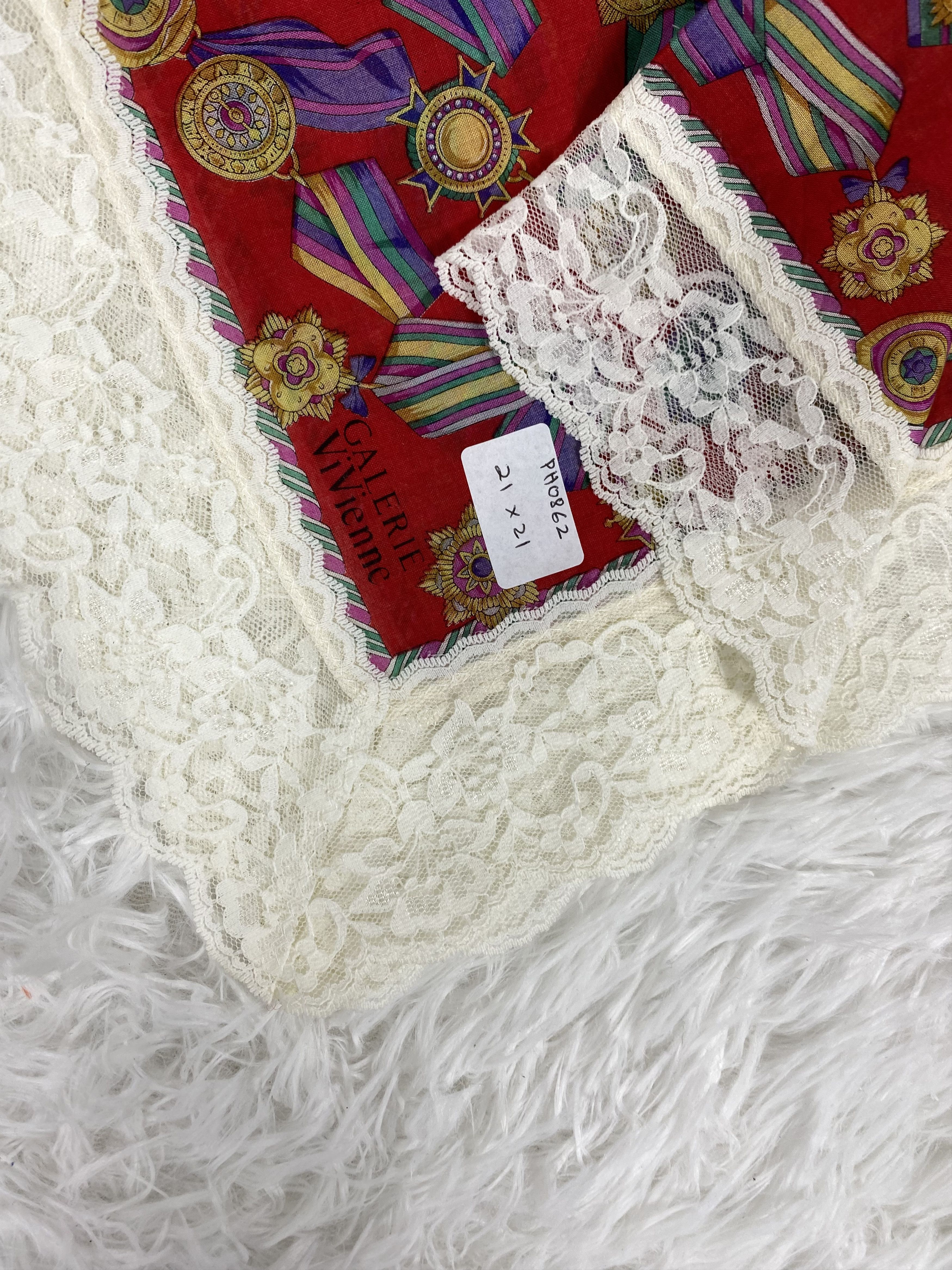 Designer × Vintage Vintage Galerie Vivienne Handkerchief Neckerchief PH0862 Size ONE SIZE - 2 Thumbnail