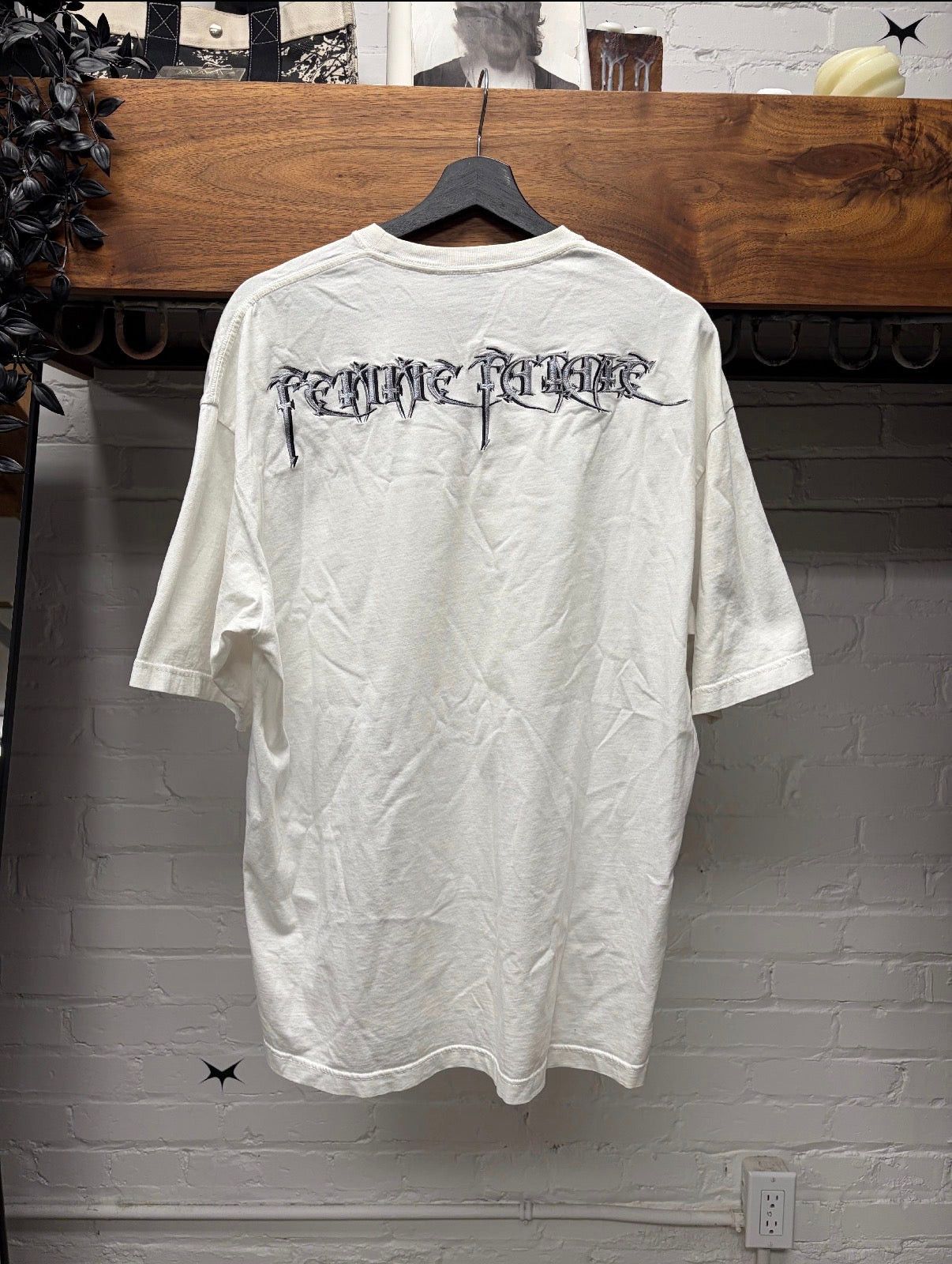 Balenciaga 2017 Balenciaga ‘Femme Fatale’ Embroidered Script White Oversized T-Shirt Size US S / EU 44-46 / 1 - 1 Thumbnail